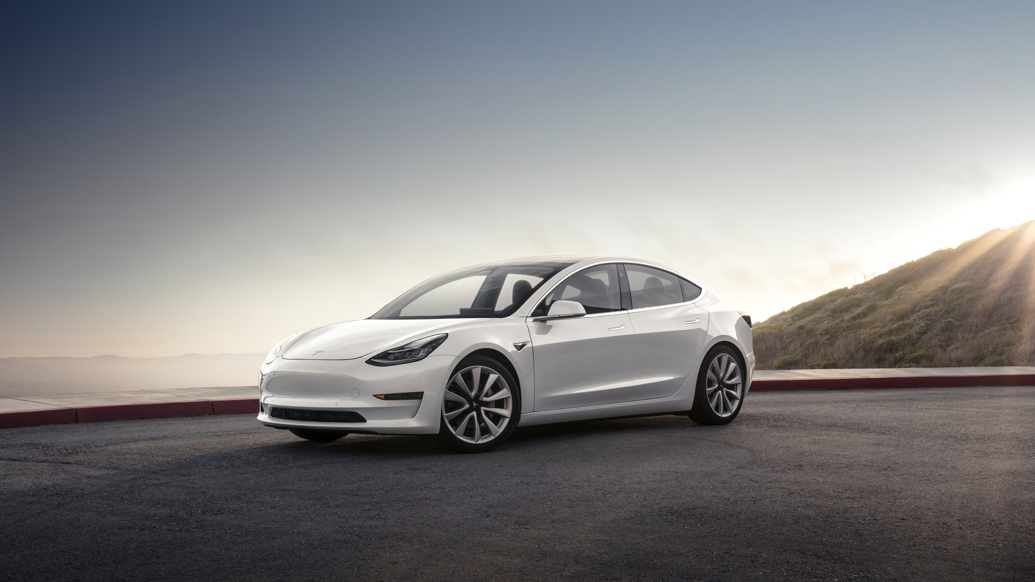Η Tesla παρέδωσε τα κλειδιά των πρώτων Model 3