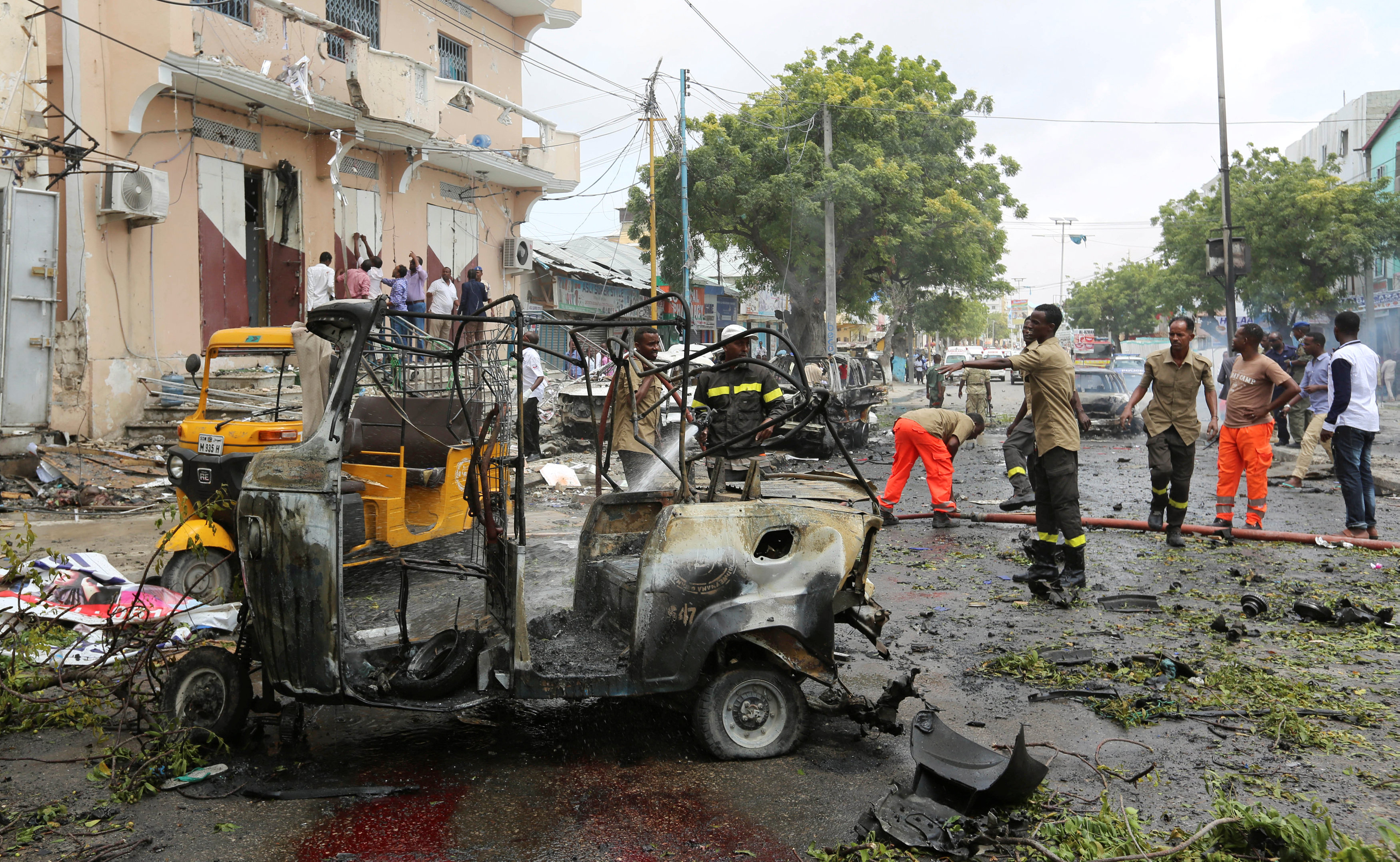 Πολύνεκρη βομβιστική επίθεση στο κέντρο του Μογκαντίσου