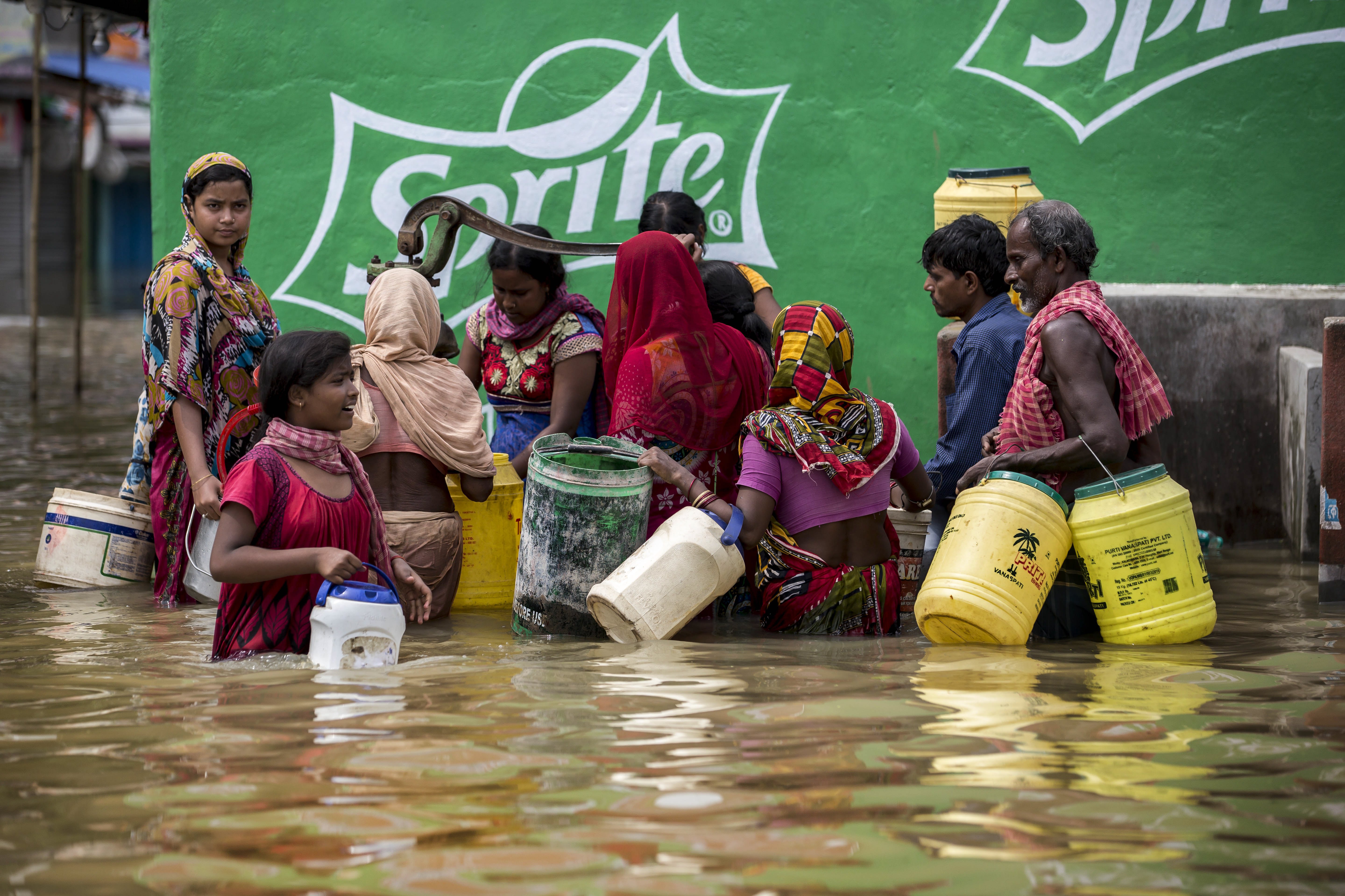 Τραγωδία στην Ινδία, πάνω από 200 νεκροί από πλημμύρες