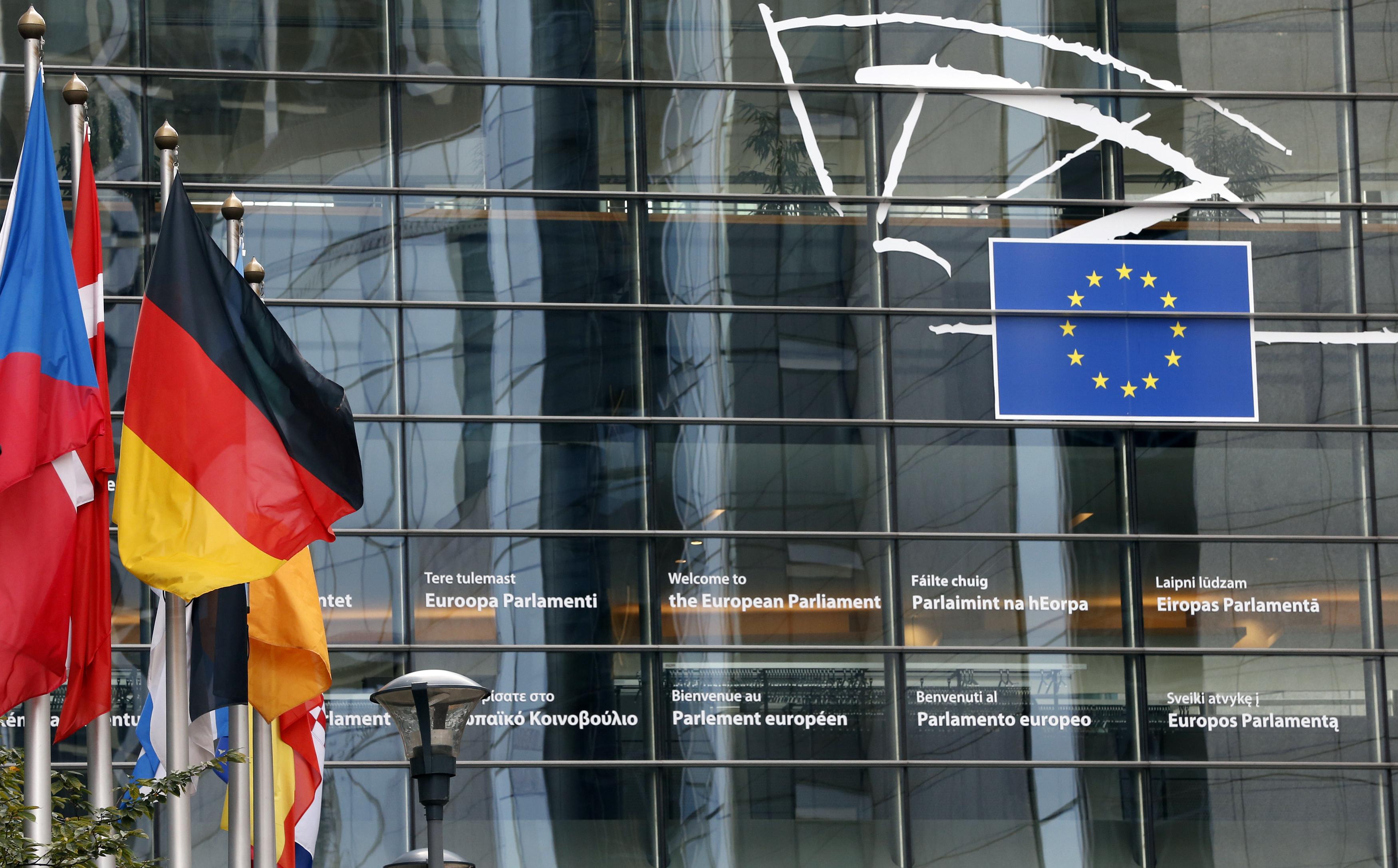 Die Welt: Noμπελίστες οικονομολόγοι επικρίνουν την γερμανική κυριαρχία στην Ευρώπη