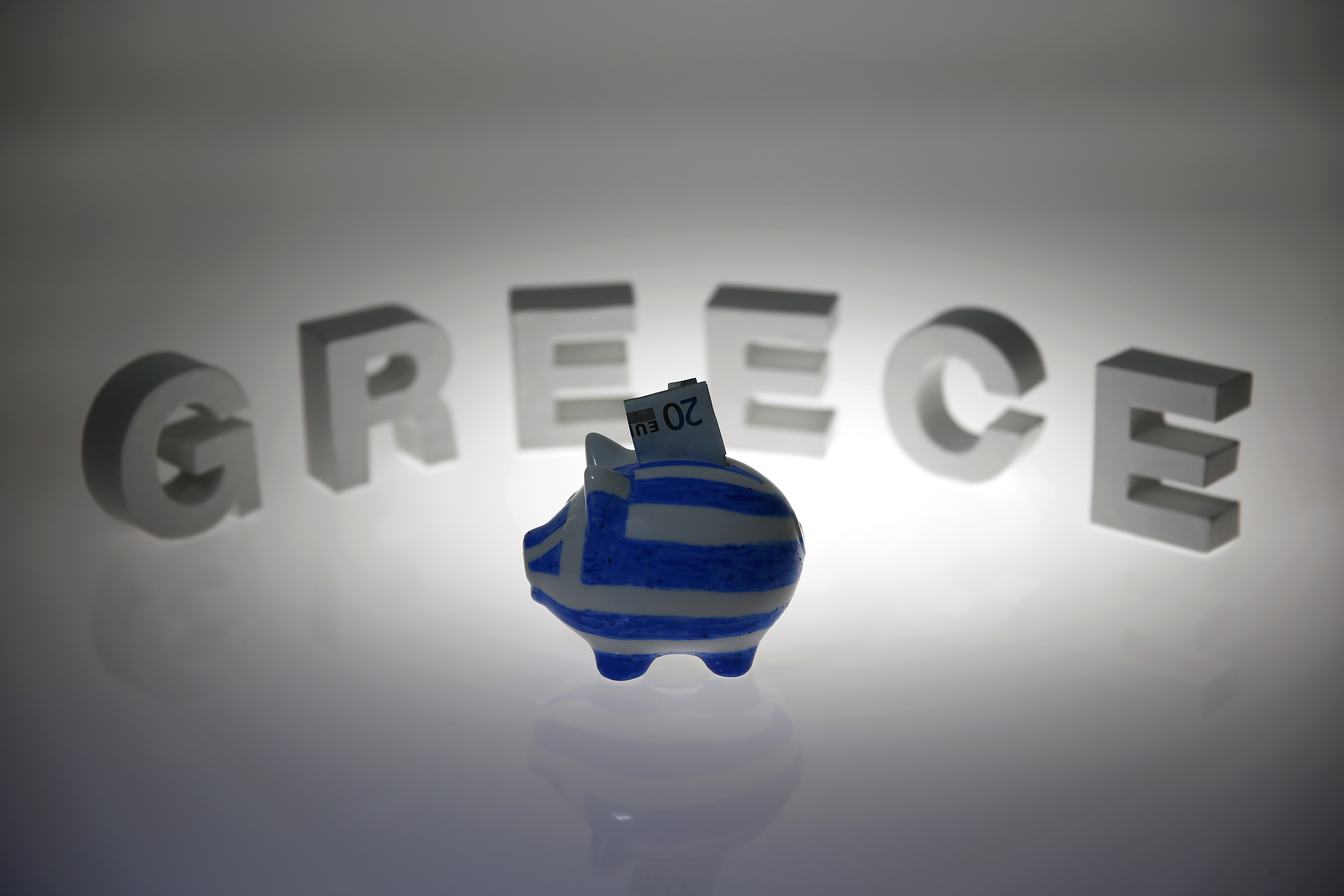 «Μην αποκλείετε την Ελλάδα» συμβουλεύουν τους επενδυτές οι οικονομολόγοι