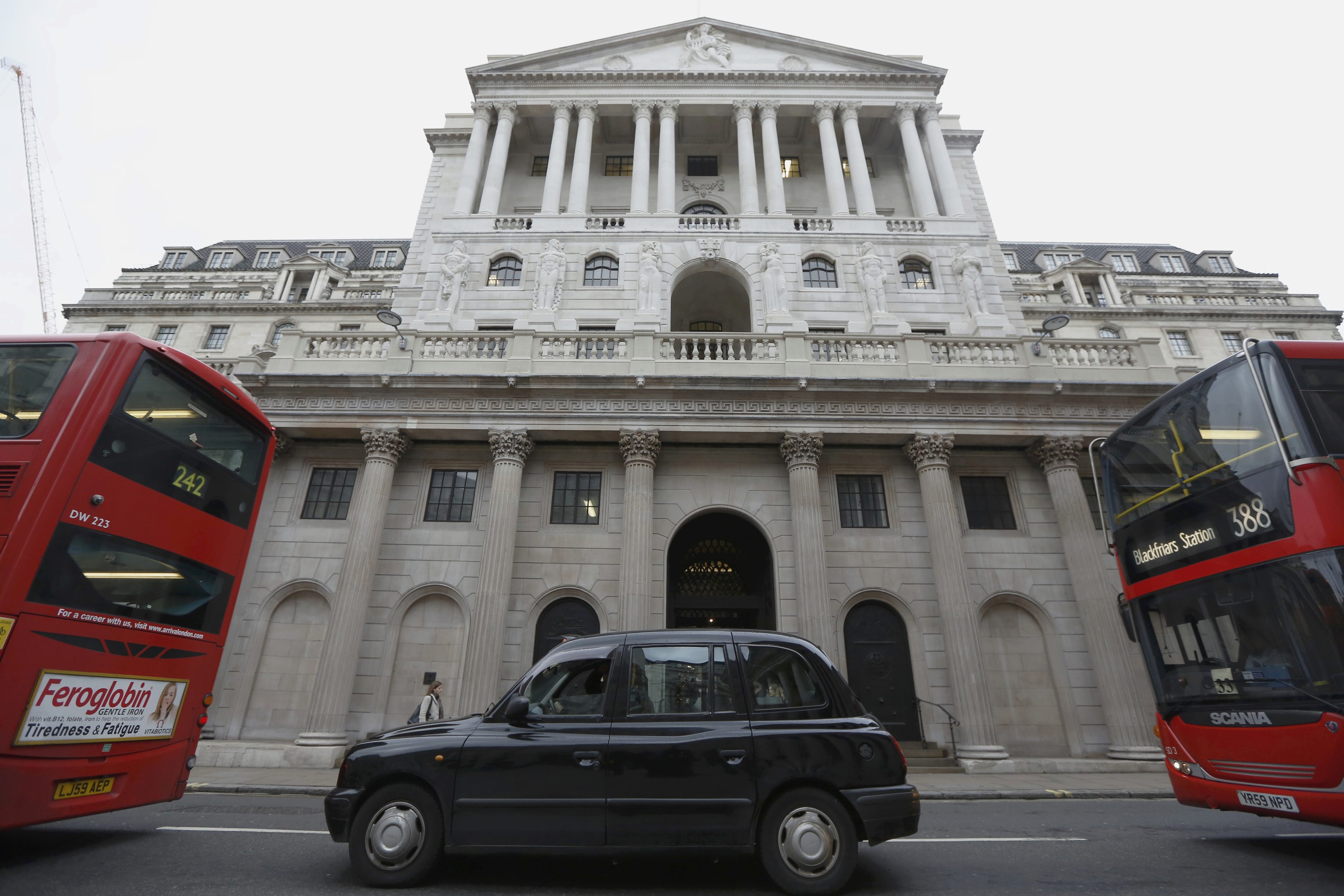 Αμετάβλητα διατήρησε τα επιτόκια η Τράπεζα της Αγγλίας