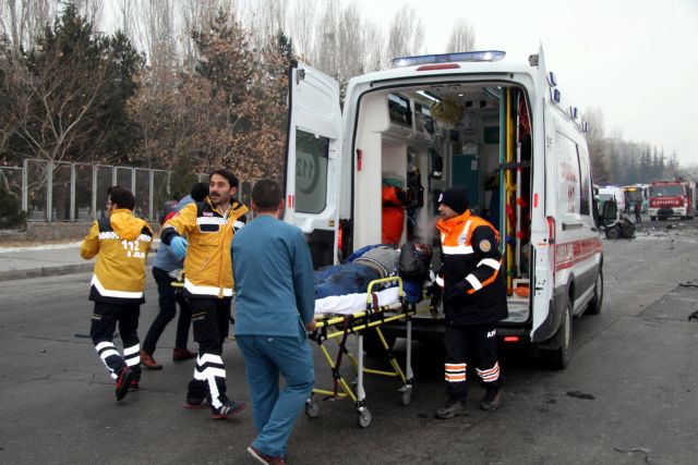 Πέντε νεκροί και πολλοί τραυματίες από τροχαίο δυστύχημα στην Αγκυρα
