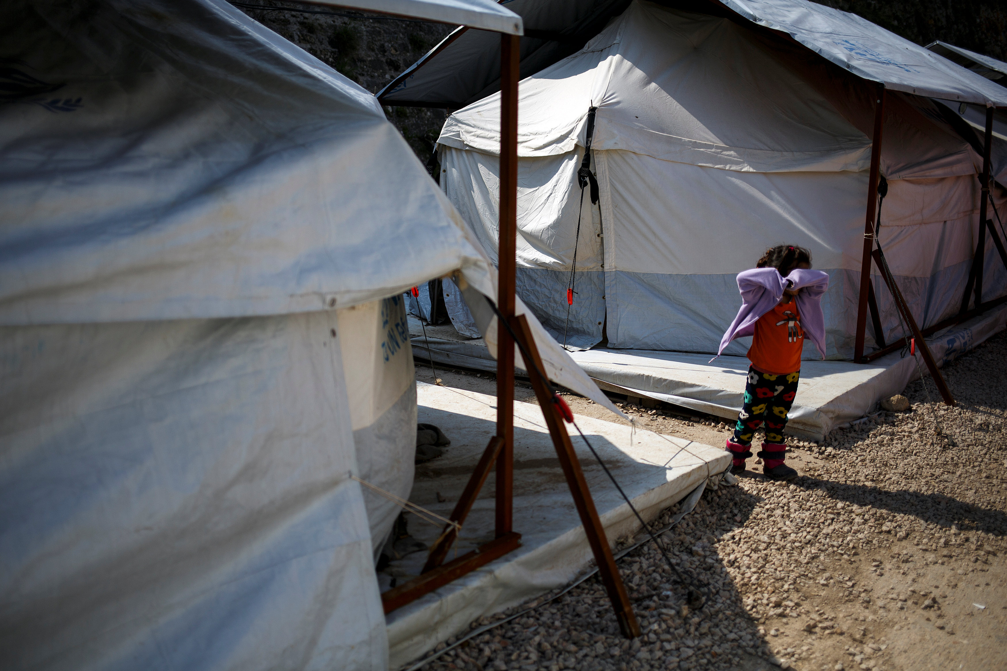 Κομισιόν: Έκτακτη βοήθεια 9,3 εκατ. ευρώ για την υποστήριξη προσφύγων στην Ελλάδα