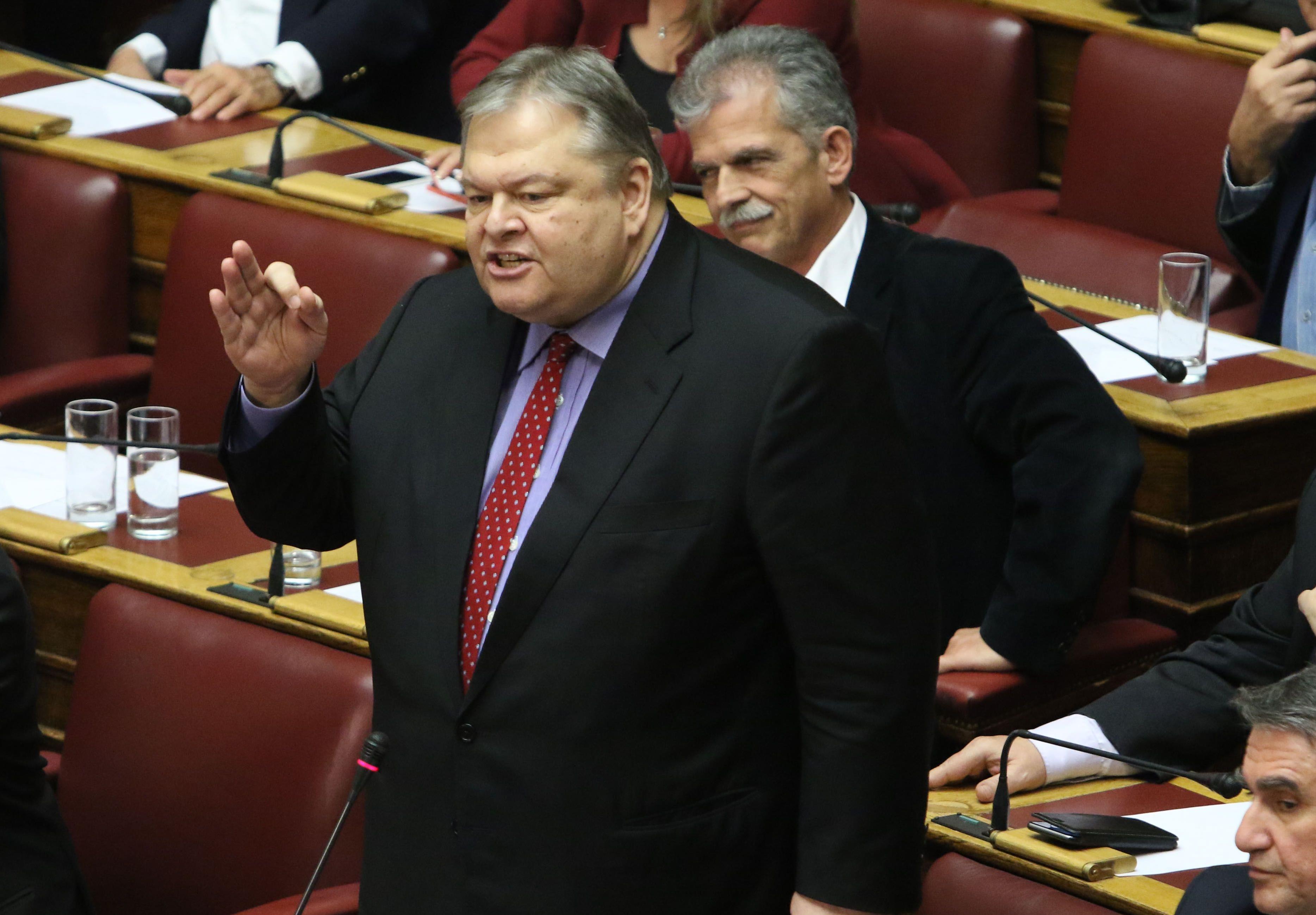 Κλήτευση Βαρουφάκη στην Επιτροπή Θεσμών ζητεί ο Ευ.Βενιζέλος