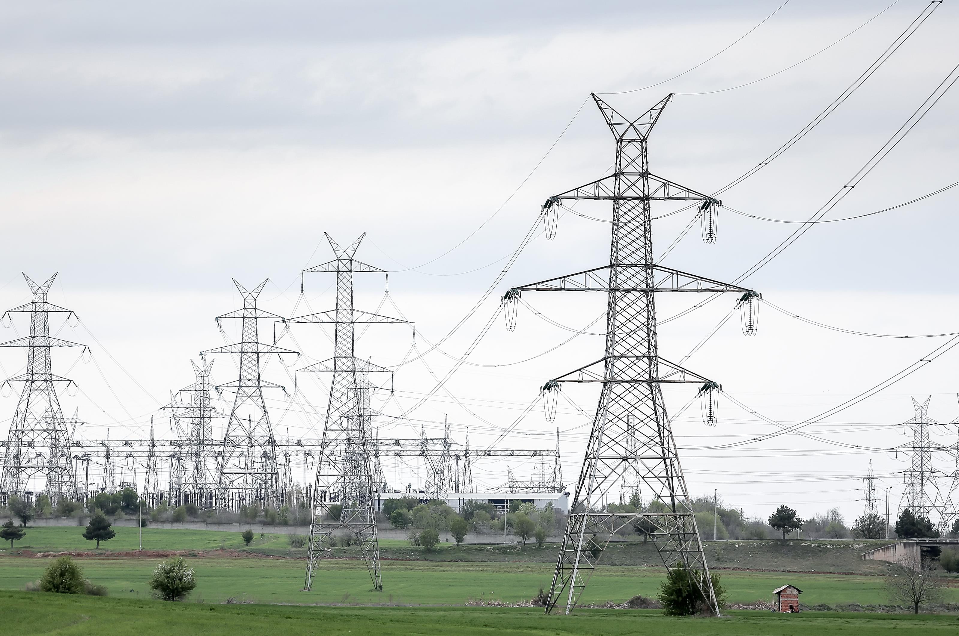 Τρία κλιμάκια στις χρεώσεις Υπηρεσιών Κοινής Ωφέλειας στο ρεύμα