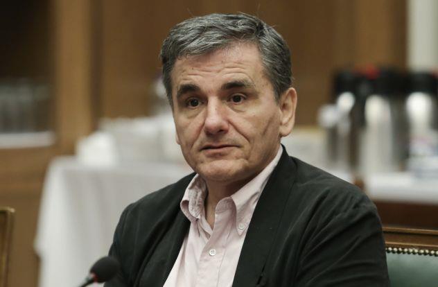 Οικονομία και υπουργοί πριν από το… πέναλτι