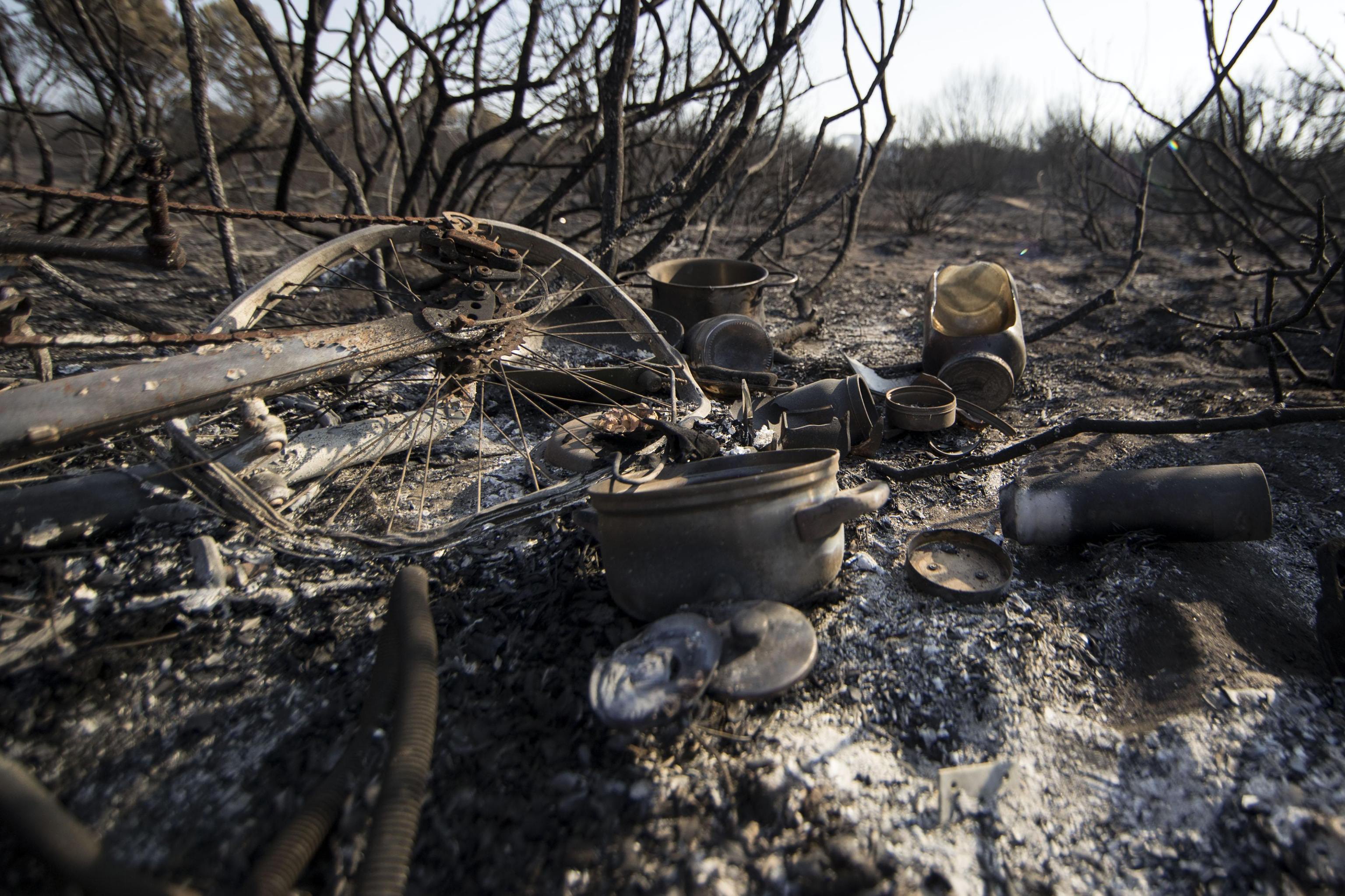 Μια γυναίκα νεκρή σε πυρκαγιά στην Ιταλία, πύρινα μέτωπα και στην Αλβανία