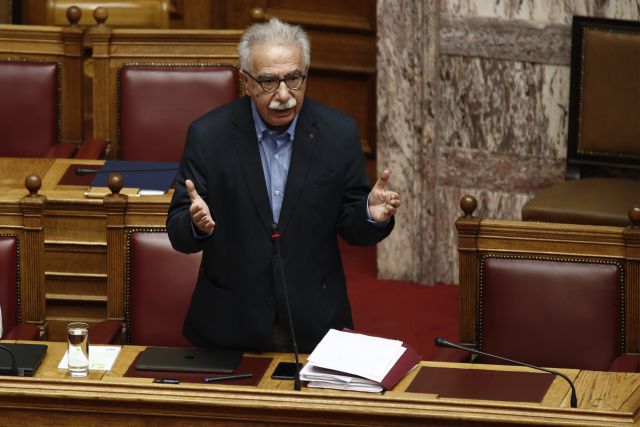 Κόντρα ΝΔ-Γαβρόγλου για τα περί μη στράτευσης του υπουργού