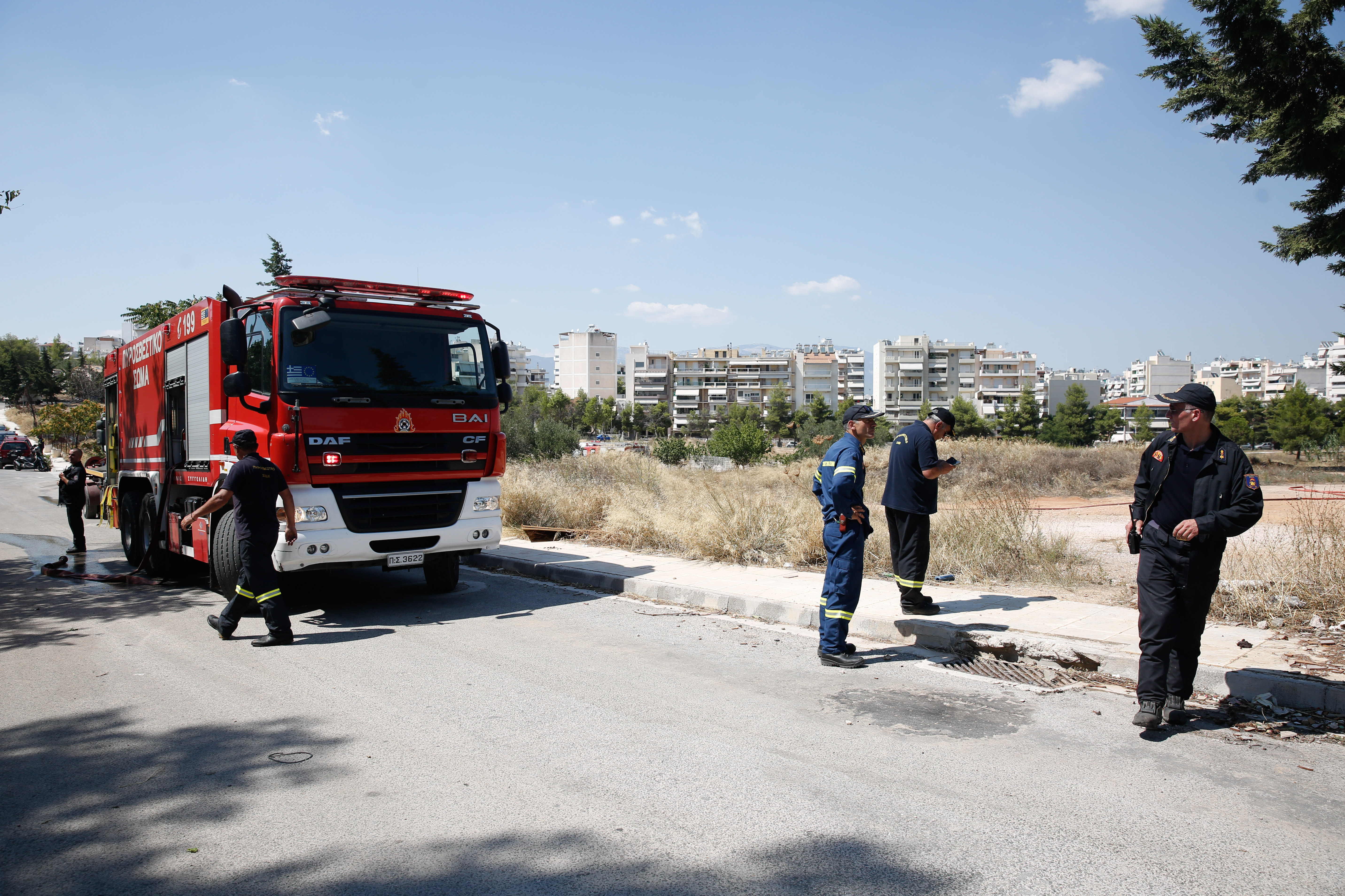 Φωτιά σε υπαίθριο χώρο στο Γαλάτσι