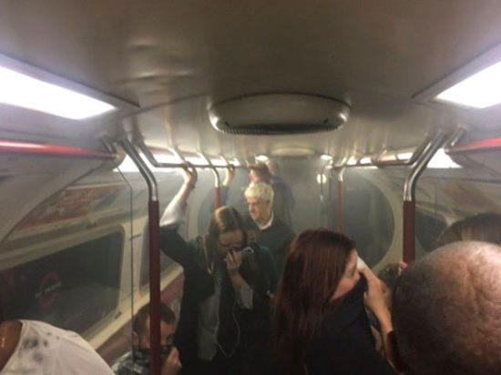 Έσβησε η φωτιά σε σταθμό σιδηροδρόμου στα Ντόκλαντς του Λονδίνου