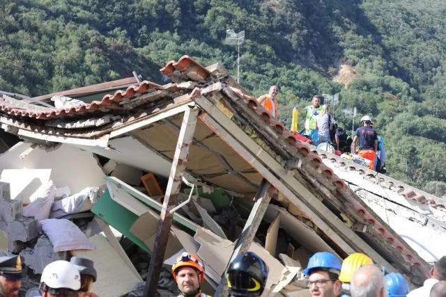 Ιταλία: Πάνω σε παλιό υπόγειο η πολυκατοικία που κατέρρευσε από τον σεισμό