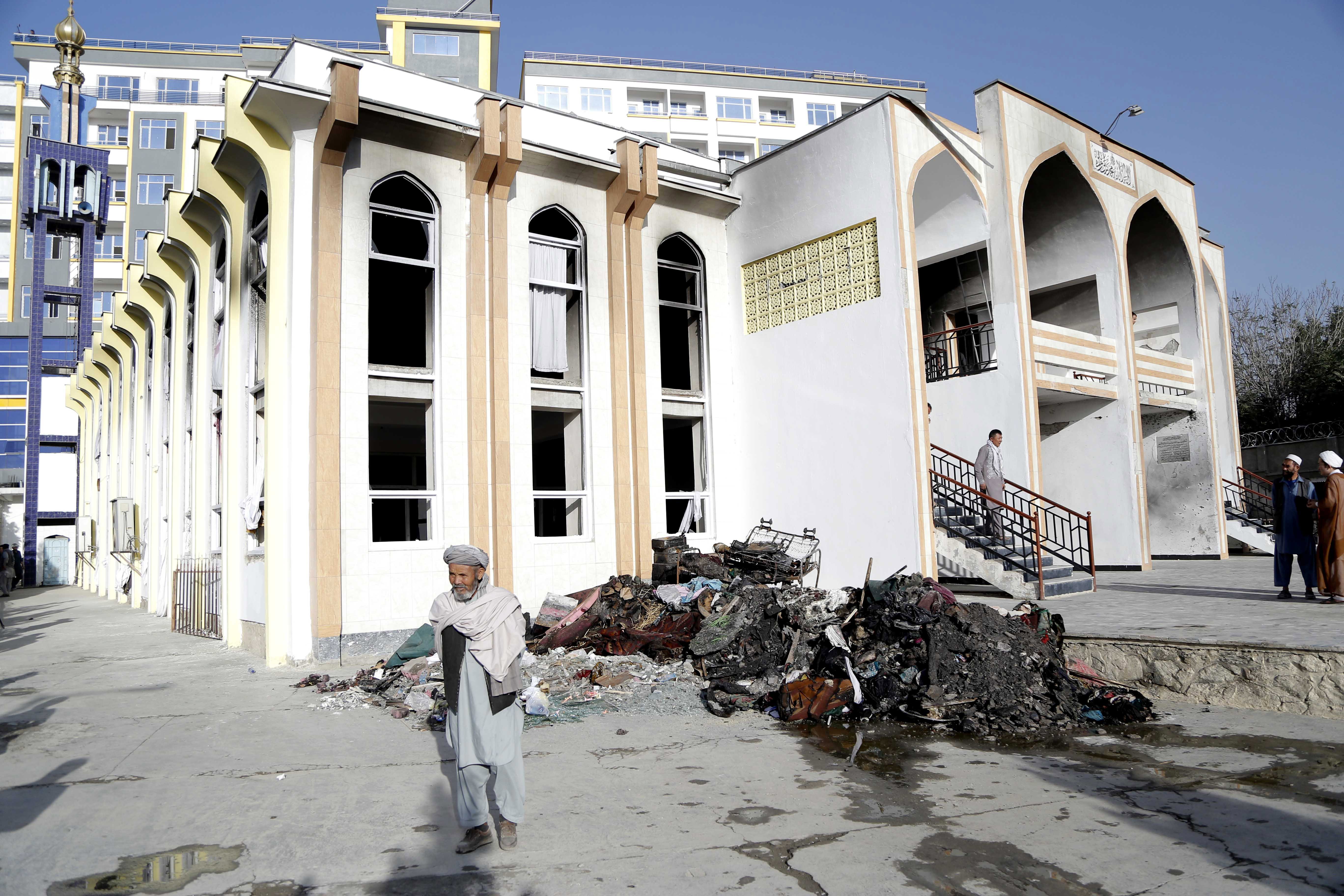 Πάνω από 40 οι νεκροί από την επίθεση σε σιιτικό τέμενος στην Καμπούλ