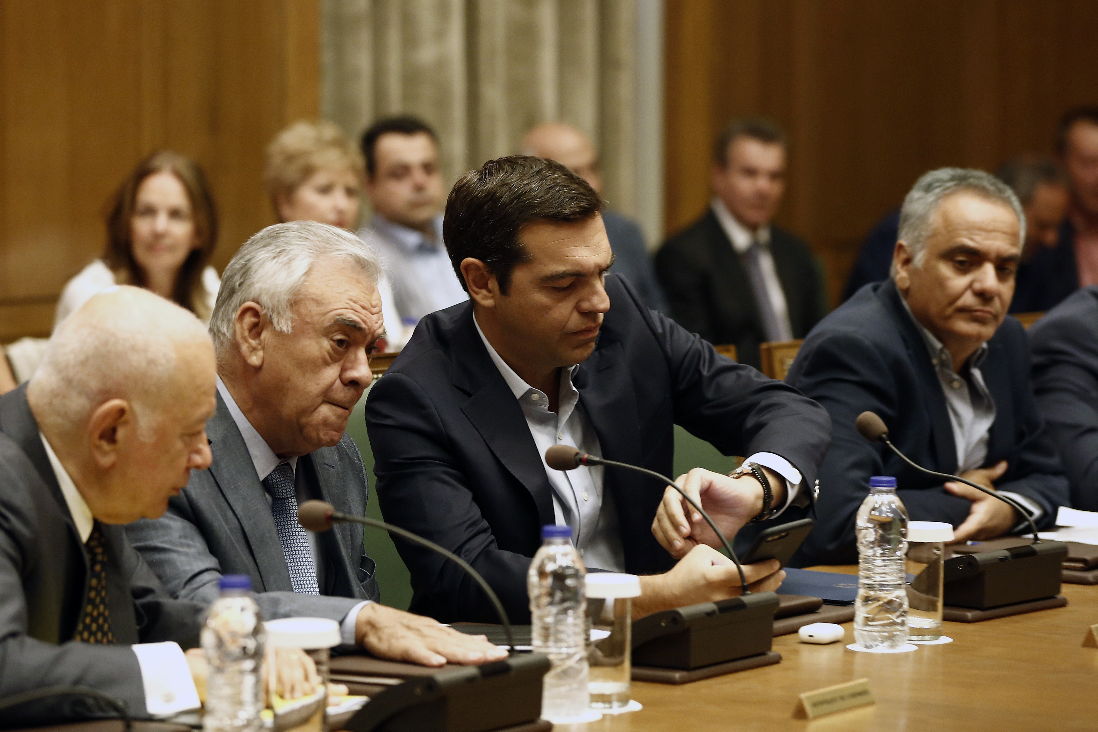 Υπουργικό: Οι εξετάσεις παραμένουν, 14ετής υποχρεωτική εκπαίδευση