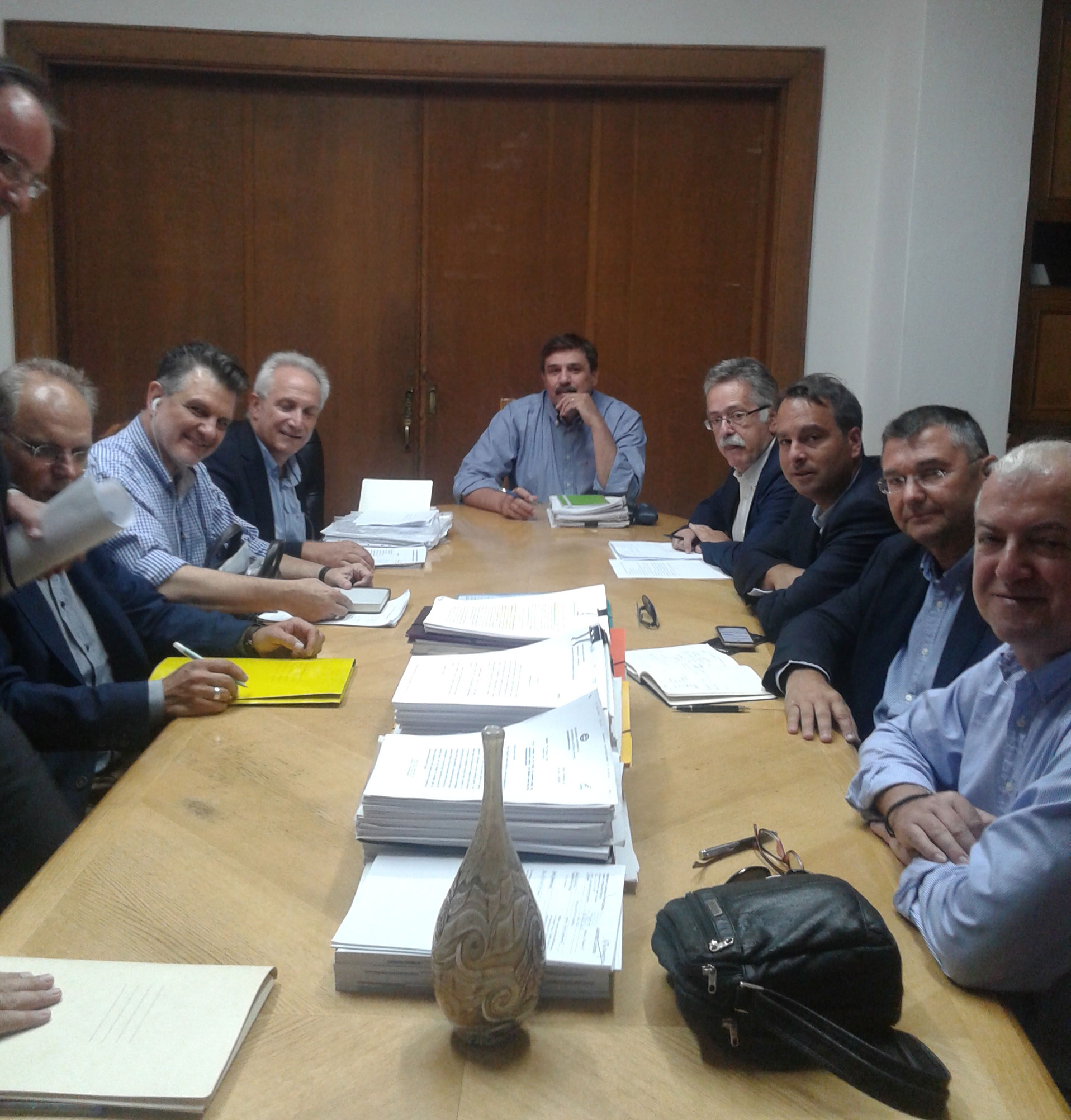 Προς αναζήτηση νέας λύσης για ιδιοκτησιακό και ωράριο των φαρμακείων