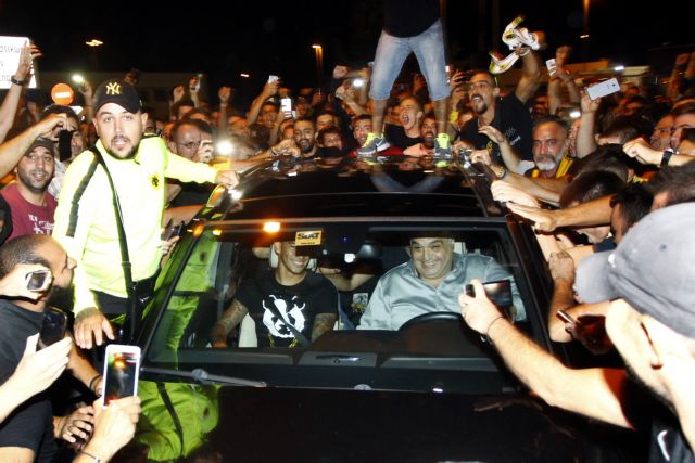 Επέστρεψε στην ΑΕΚ και επισήμως ο Αραούχο