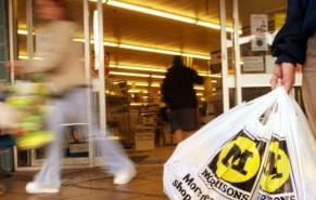 Ένας στους δέκα θα εμμείνει στη χρήση πλαστικής σακούλας παρά το ειδικό τέλος