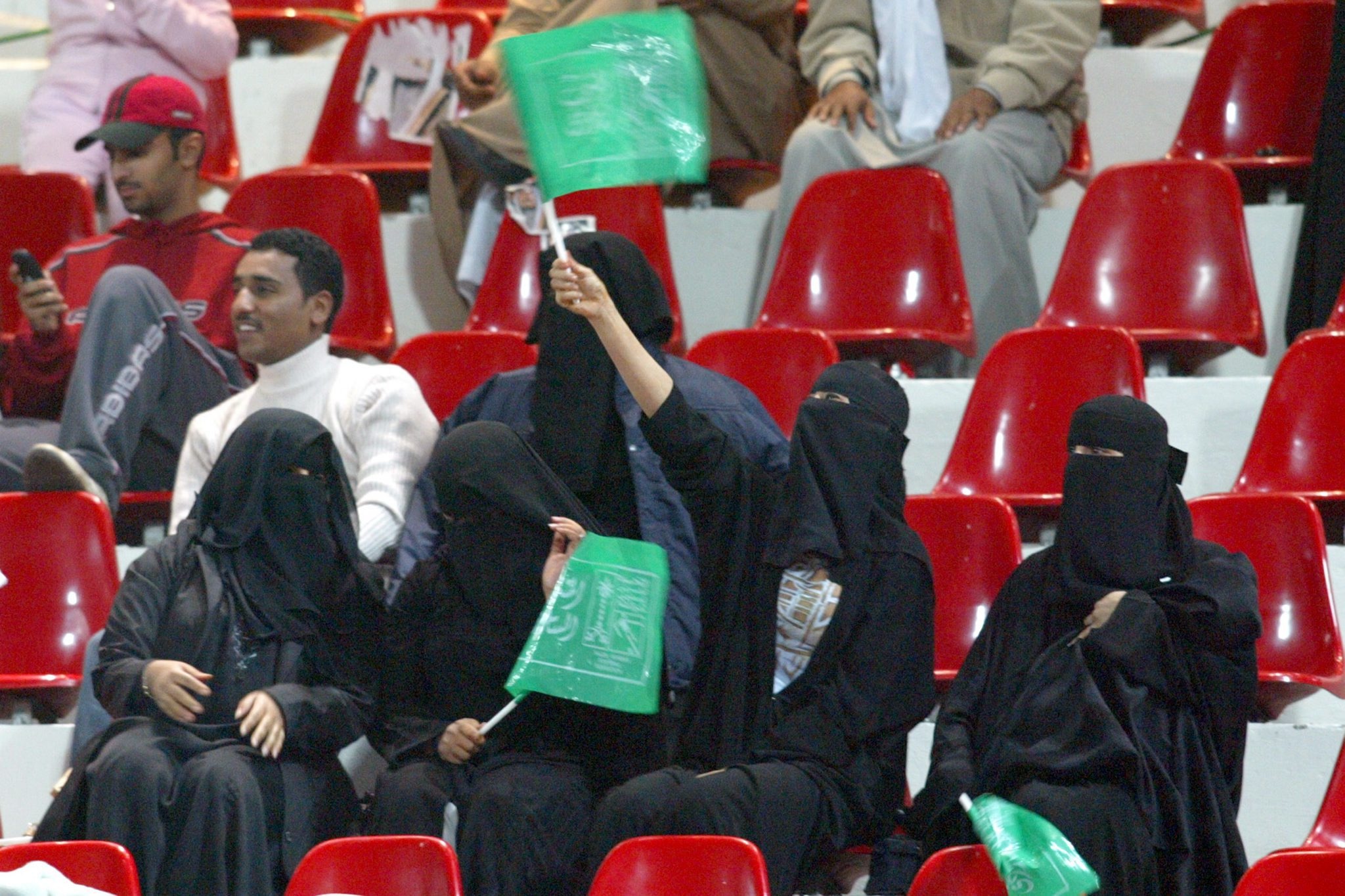 Για πρώτη φορά σε γήπεδο γυναίκες της Σαουδικής Αραβίας