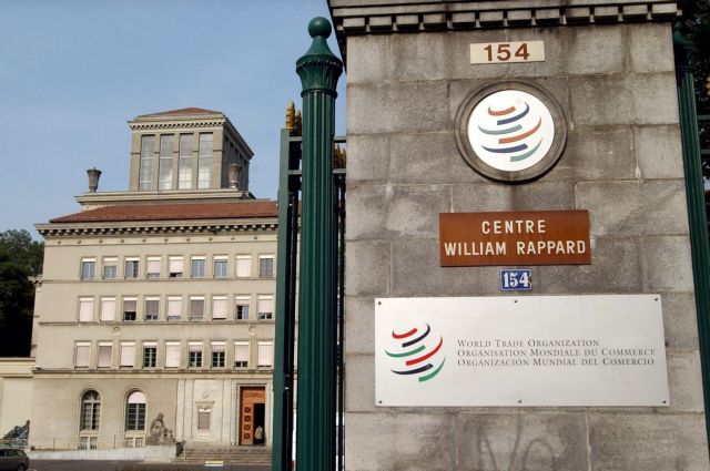 ΠΟΕ: Ανακάμπτει το παγκόσμιο εμπόριο, υπαρκτός ο κίνδυνος προστατευτισμού