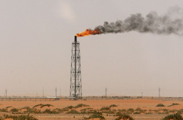 «Χαράτσι» 80% στη βενζίνη βάζει η Σαουδική Αραβία