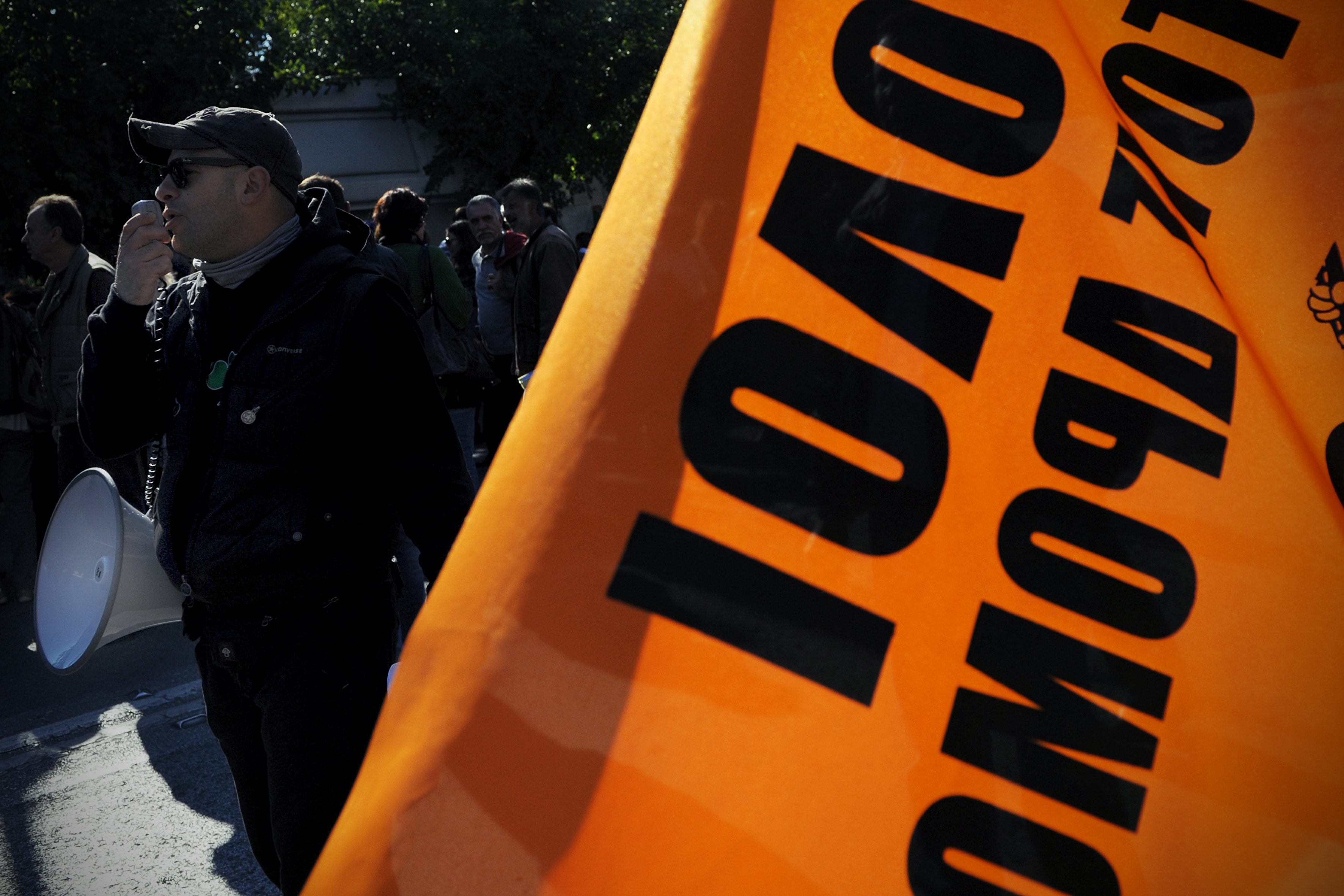 Ούτε η τροπολογία για την αξιολόγηση πείθει τους δημοσίους υπαλλήλους