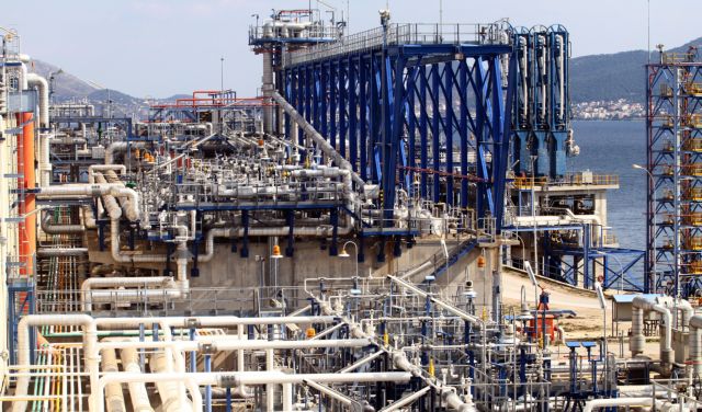 Δύο επενδυτικά σχήματα περνούν στη β’ φάση για τον ΔΕΣΦΑ