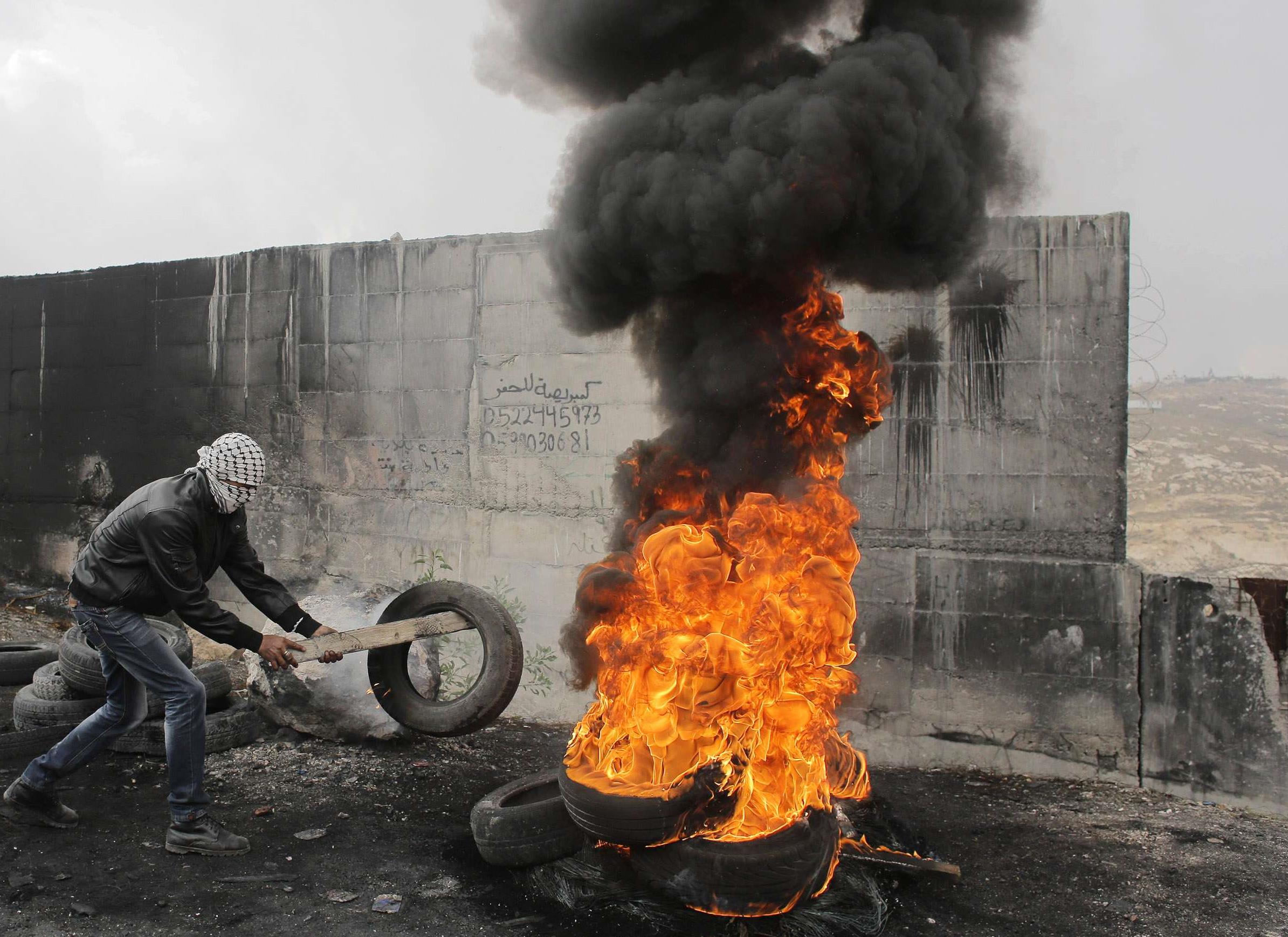 Τρεις Ισραηλινοί νεκροί μετά τα πυρά ένοπλου Παλαιστίνιου