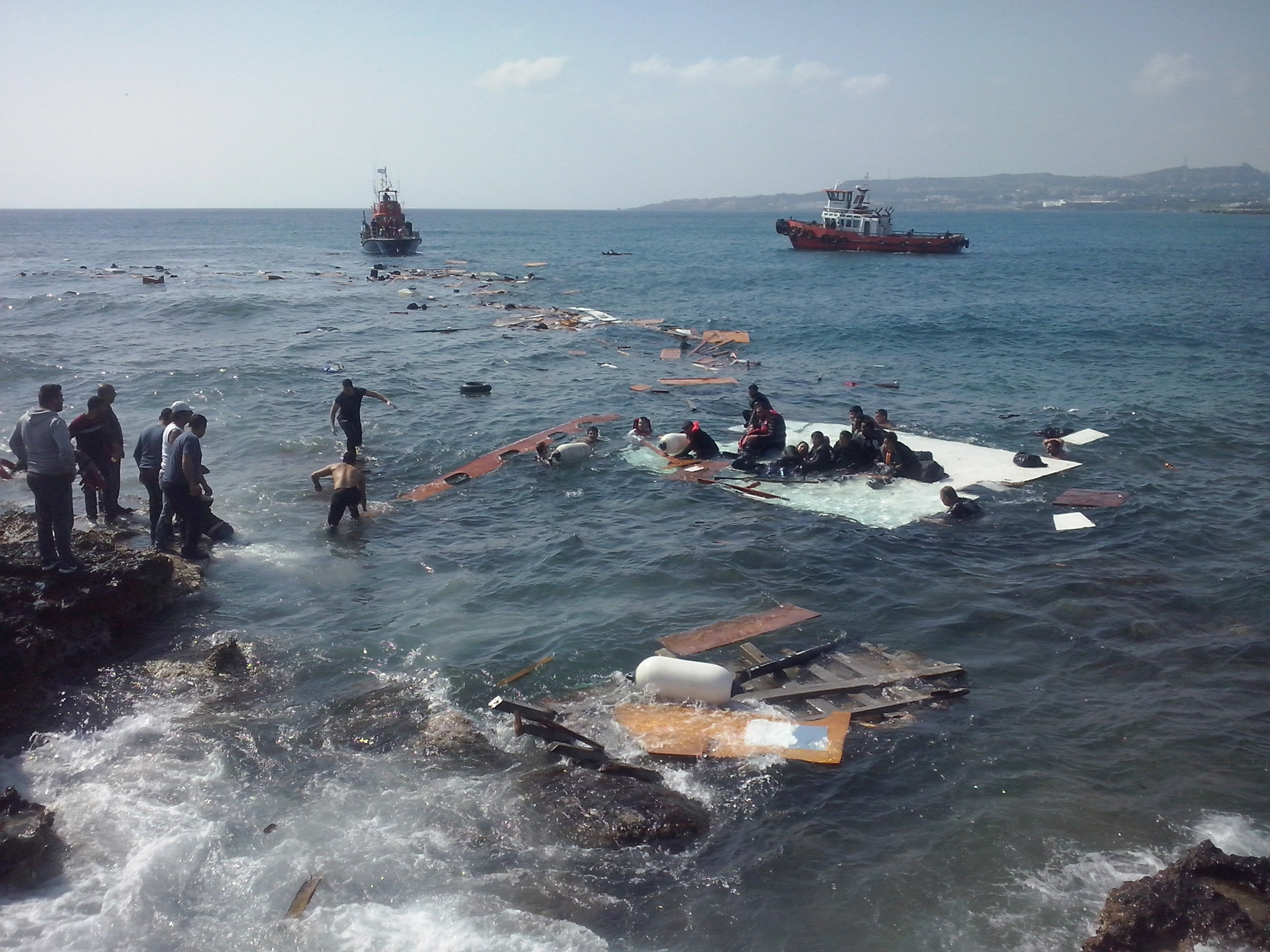 Δεκάδες νεκροί πρόσφυγες στο ναυάγιο στη θάλασσα του Μαρμαρά