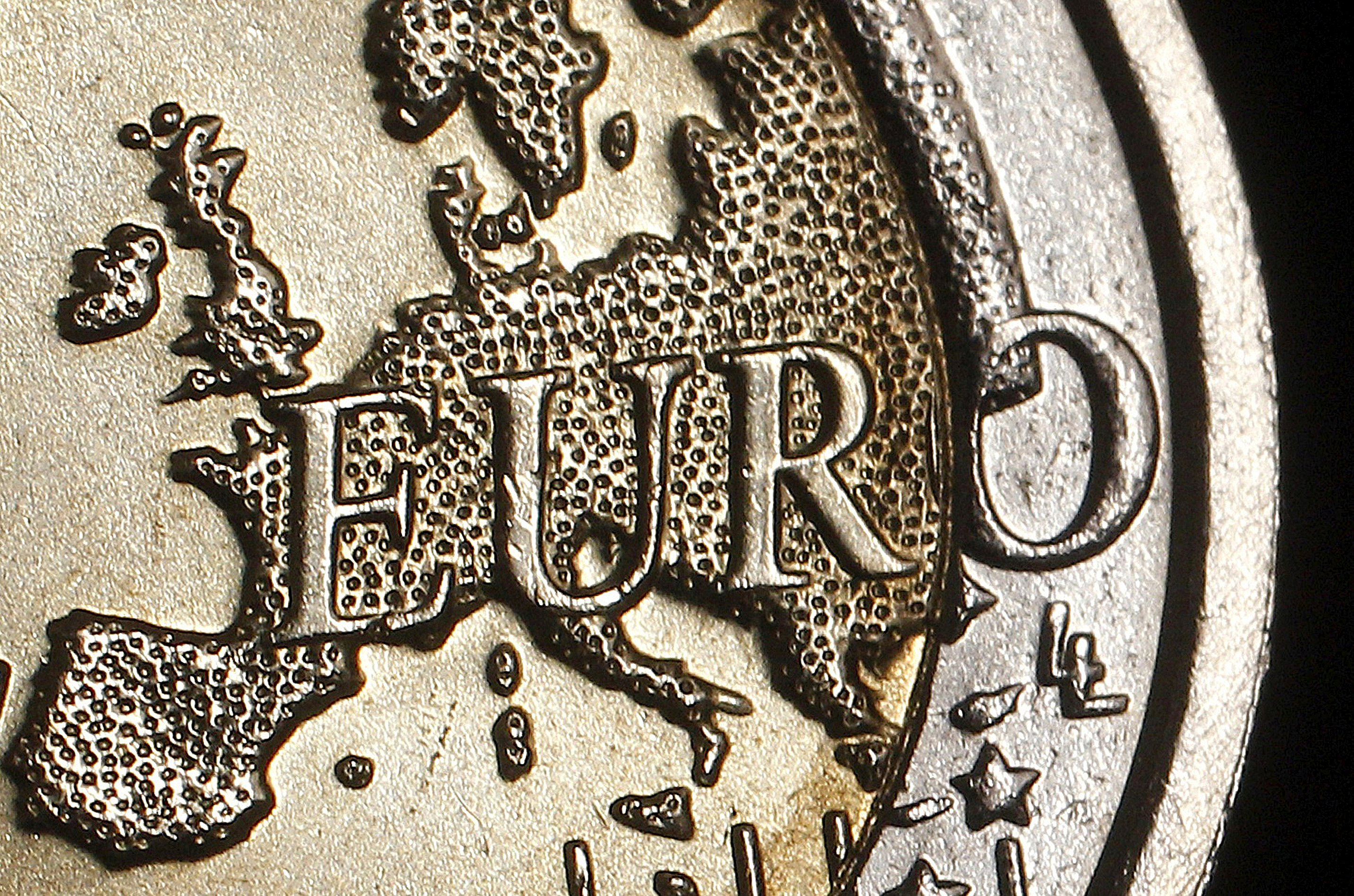 Κομισιόν: Τεχνική και οικονομική βοήθεια για να ενθαρρύνει διεύρυνση ευρωζώνης