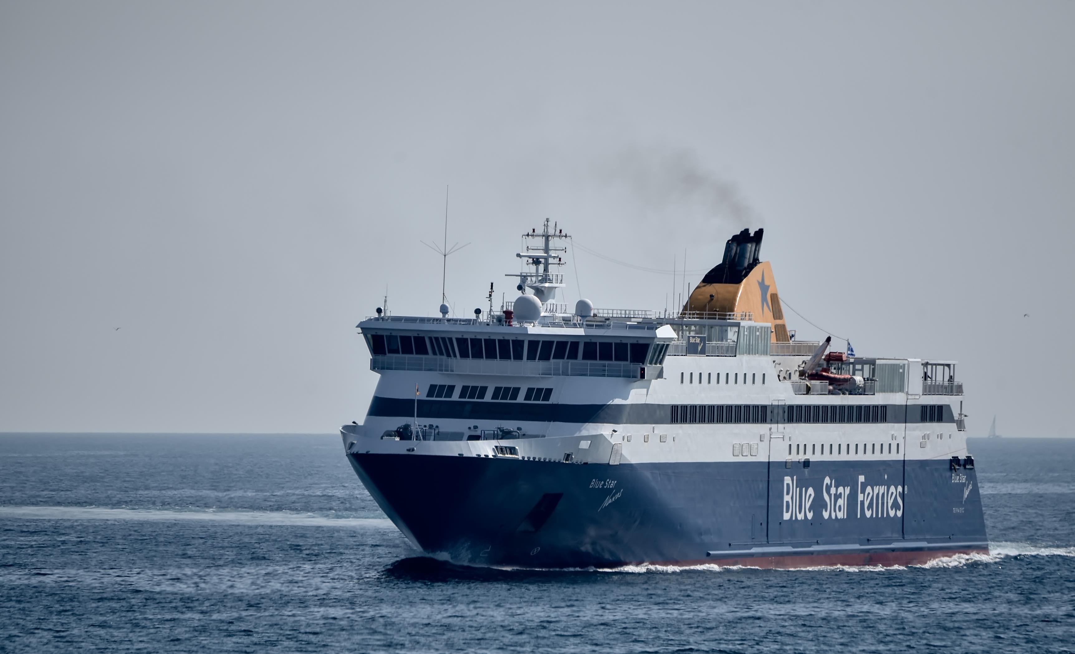 Αποκολλήθηκε το μεγαλύτερο τμήμα του «Blue Star Patmos»