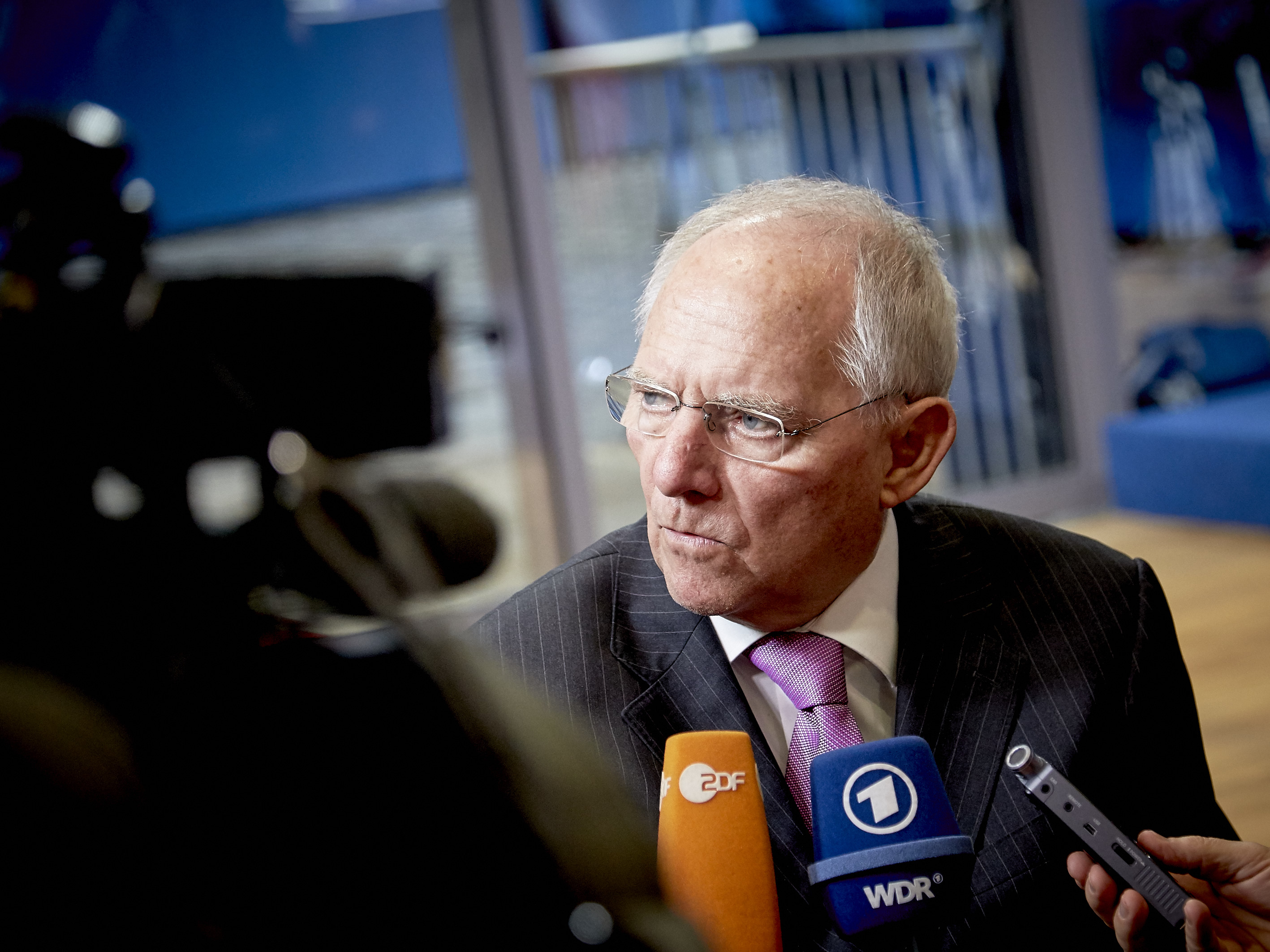 Νέο ρόλο για τον Βόλφγκανγκ Σόιμπλε προτείνει ο Έτινγκερ