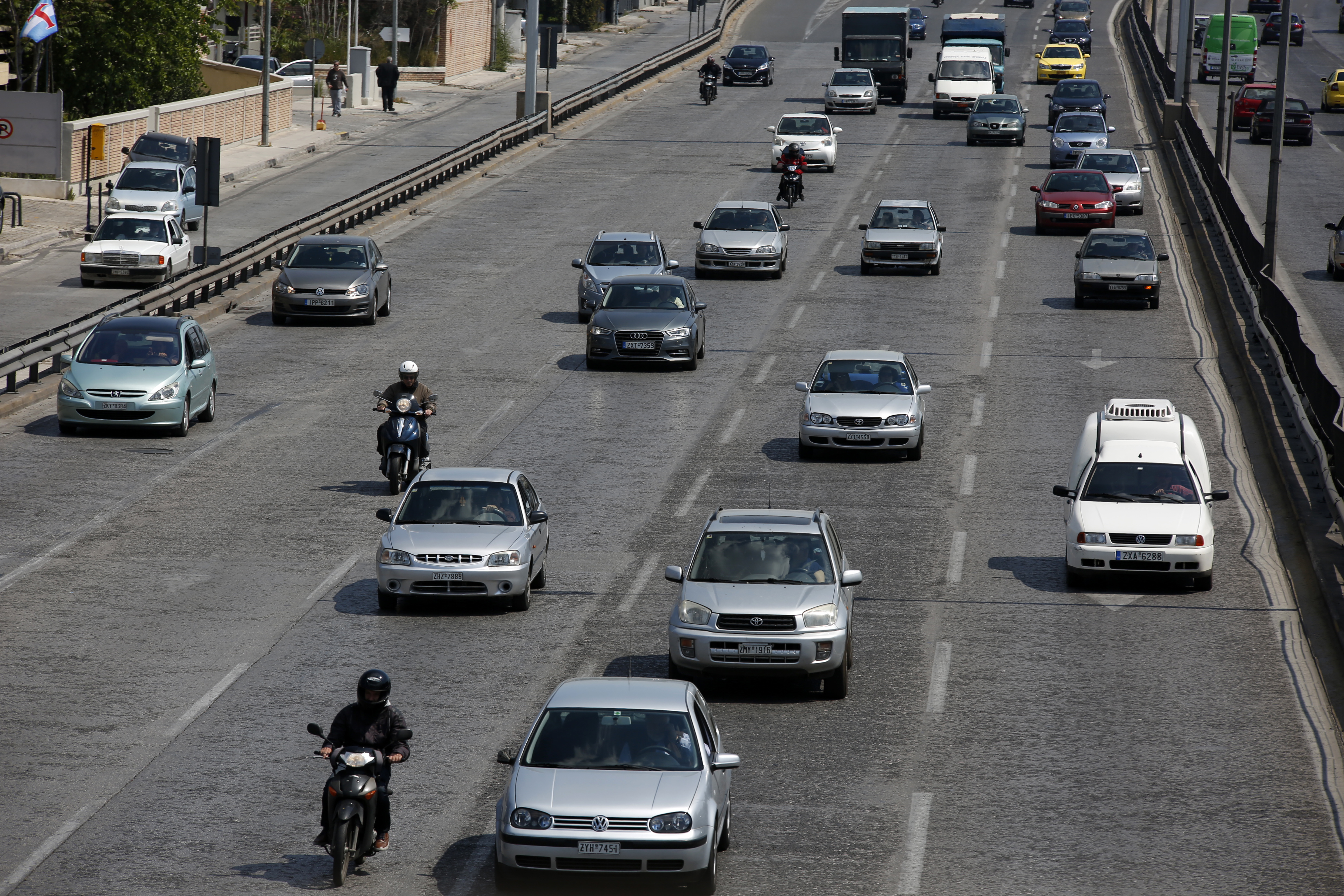 Ποιες αλλαγές εξετάζονται στα τέλη κυκλοφορίας