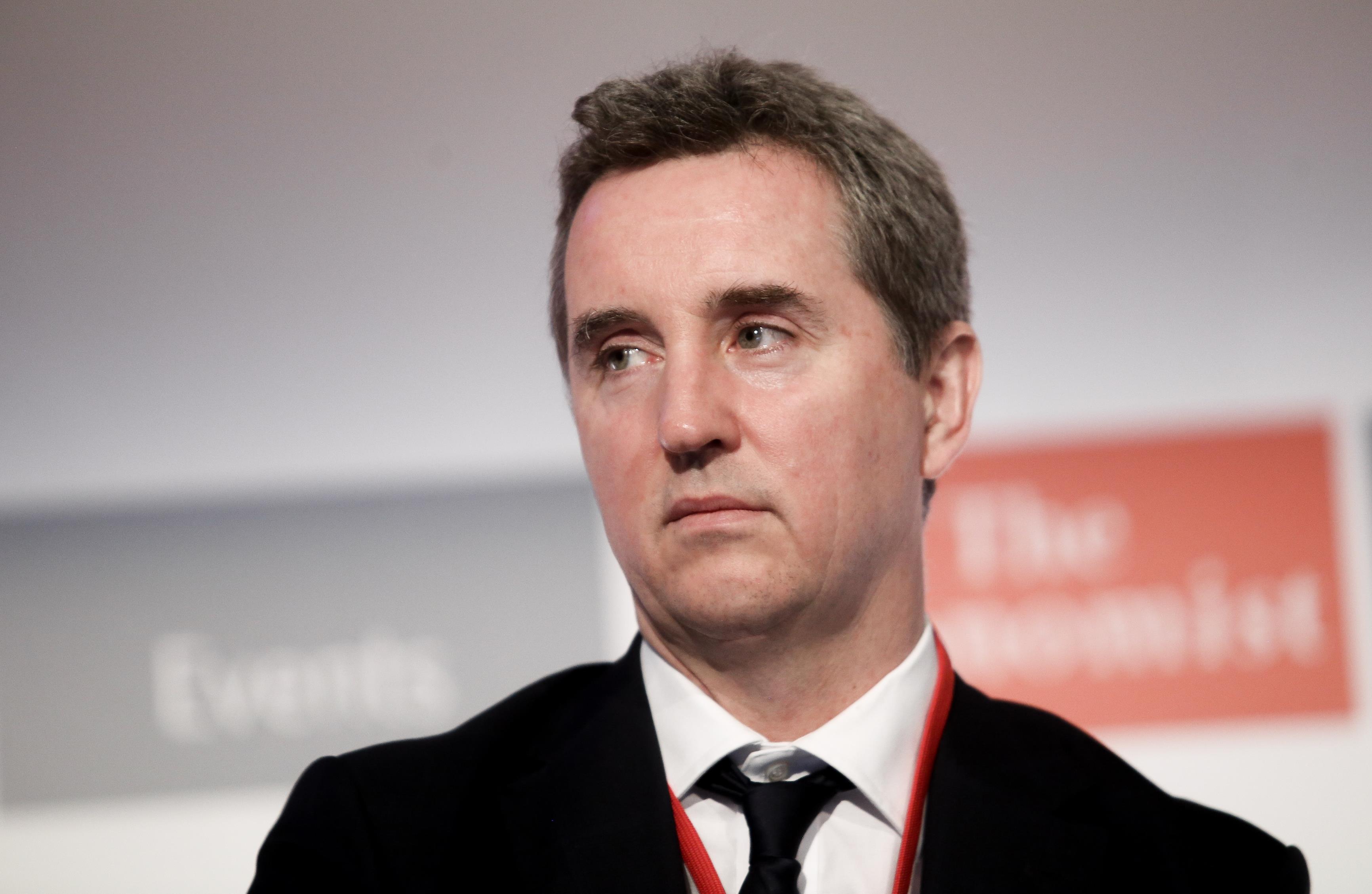 Σε «μυστική» αποστολή ο Ντέκλαν Κοστέλο στην Αθήνα