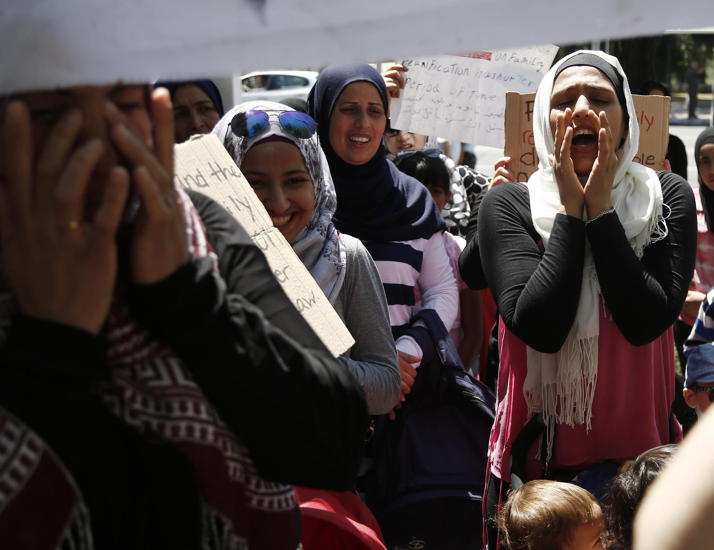 Γερμανία: Όλα τα κράτη της ΕΕ πρέπει να δεχθούν τους πρόσφυγες