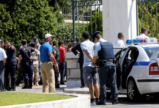 Για φασιστικές πρακτικές κατηγορεί τώρα τον «Ρουβίκωνα» ο ΣΥΡΙΖΑ