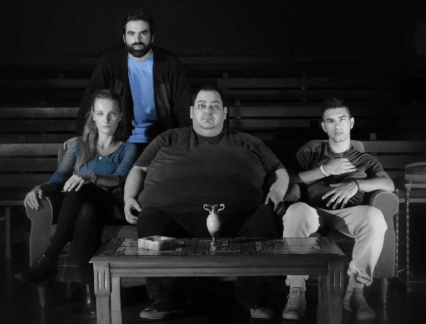 Επιστρέφει ο «Χαρτοπόλεμος», που ταρακουνά μια ολόκληρη κοινωνία