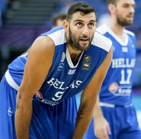 Ενοχλήσεις στο γόνατο ο Μπουρούσης, παίζει με Λιθουανία