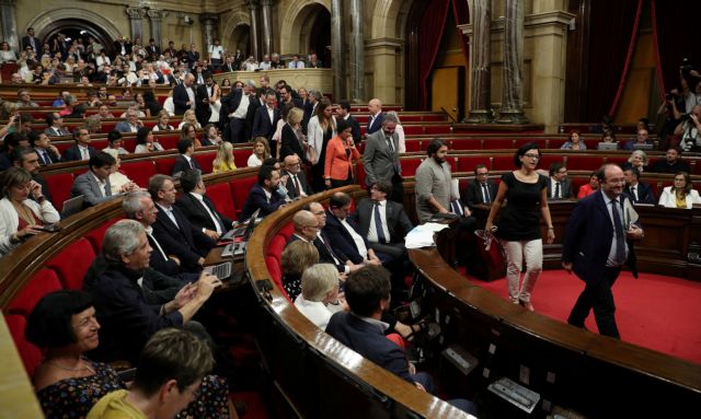 Το Συνταγματικό Δικαστήριο ακυρώνει το δημοψήφισμα απόσχισης της Καταλονίας