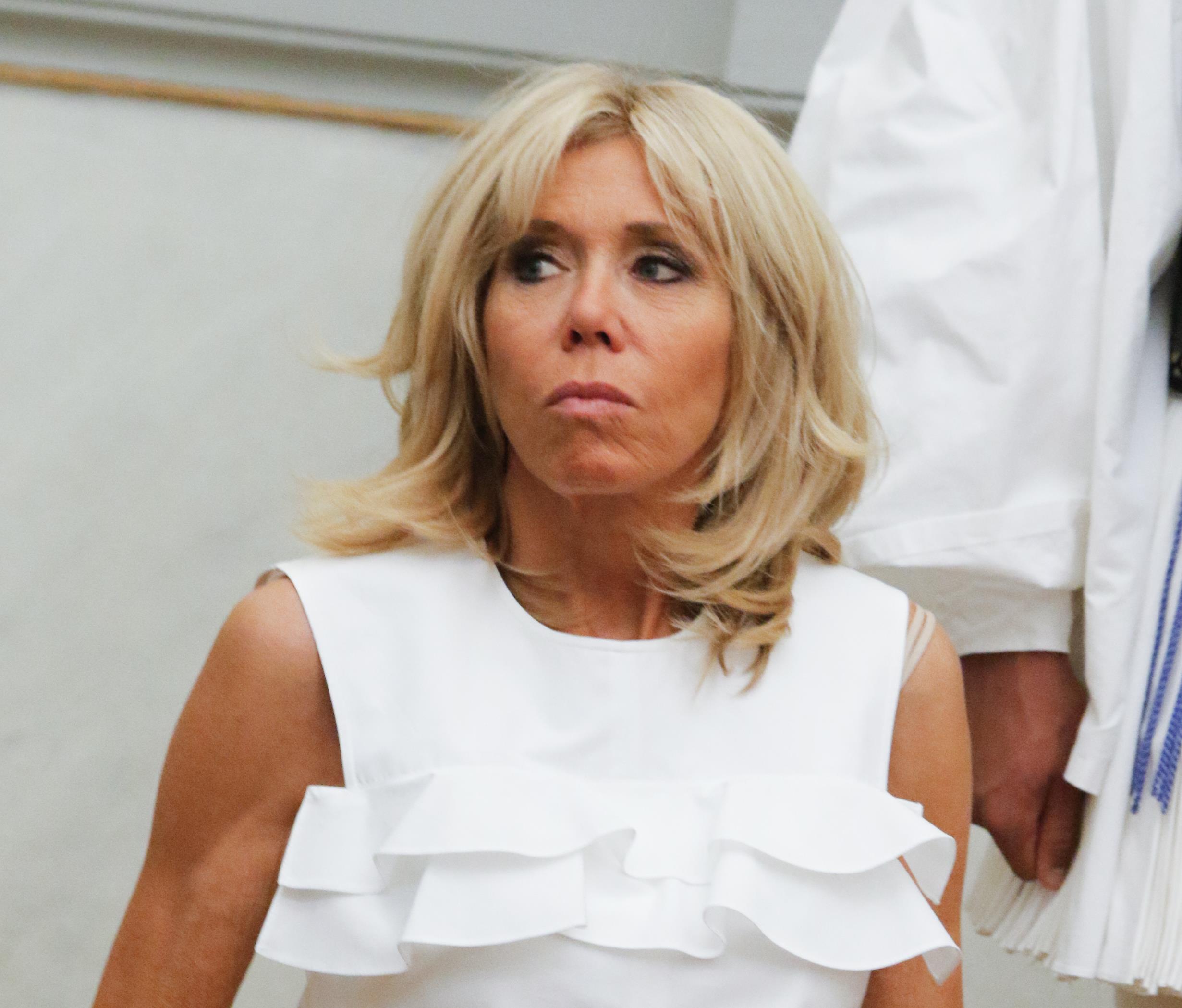 Η Μπέτυ Μπαζιάνα ξεναγεί την Μπριζίτ Μακρόν σε Ακρόπολη και Νιάρχος