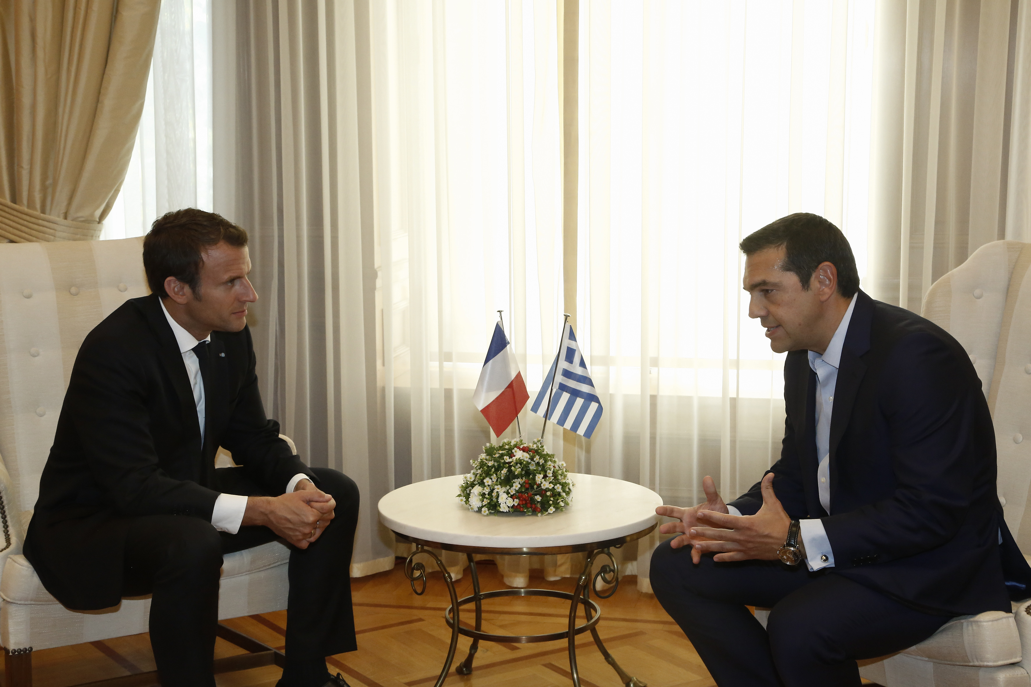 Τσίπρας: Ορόσημο για τις διμερείς σχέσεις η επίσκεψη Μακρόν