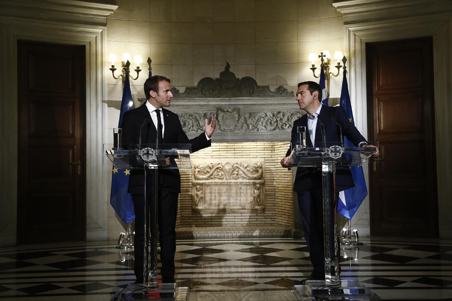 Οι τρεις προϋποθέσεις του γάλλου προέδρου για ΔΝΤ και Ελλάδα