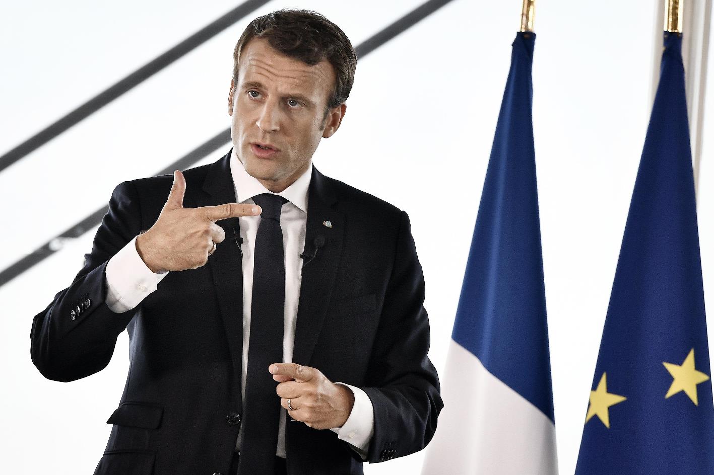 Μακρόν: Θα βοηθήσουμε την Ελλάδα να βγει από την κρίση