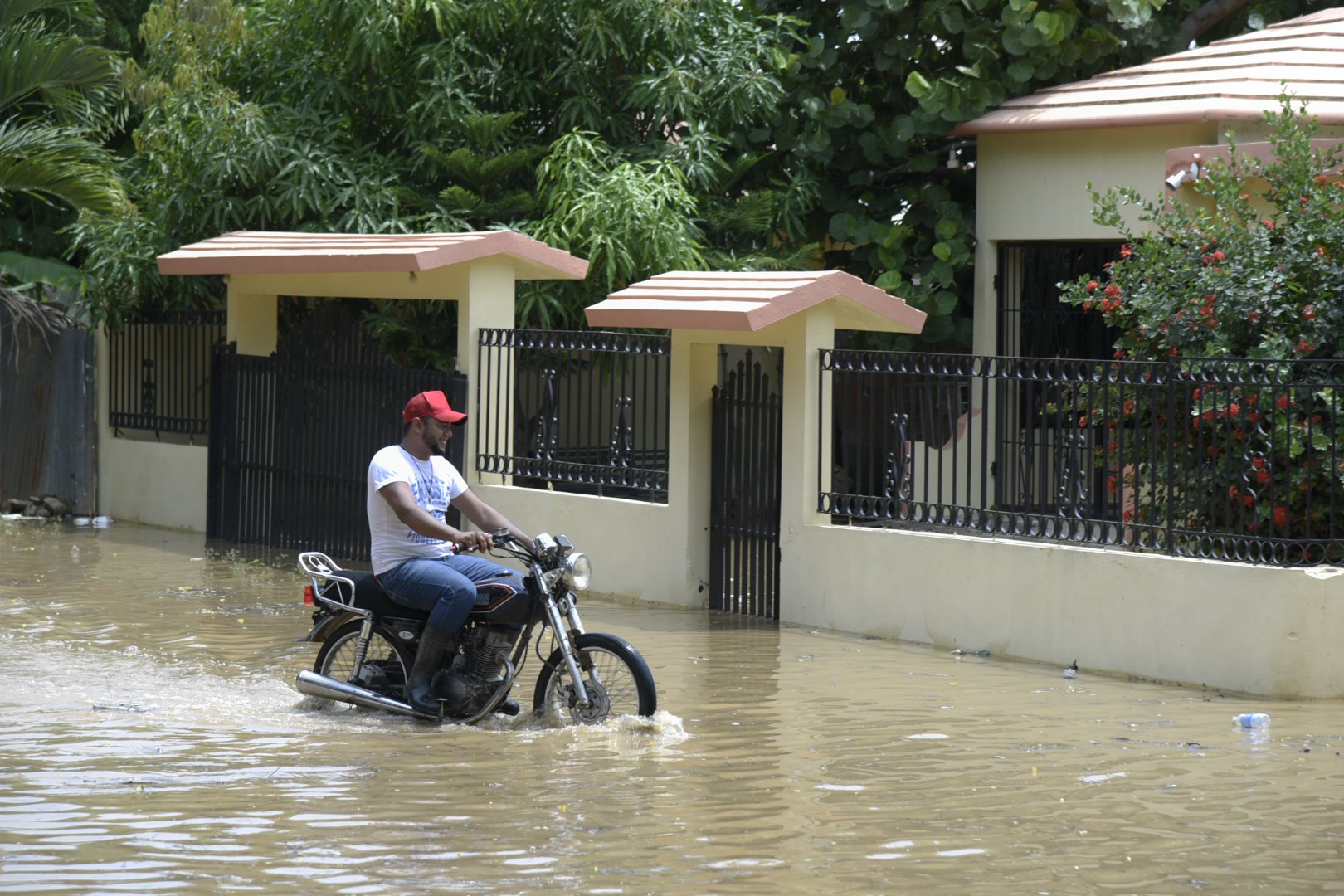 Ίρμα: Εκκενώνεται η Φλόριντα, οι κάτοικοι άδειασαν βενζινάδικα και σούπερ-μάρκετ