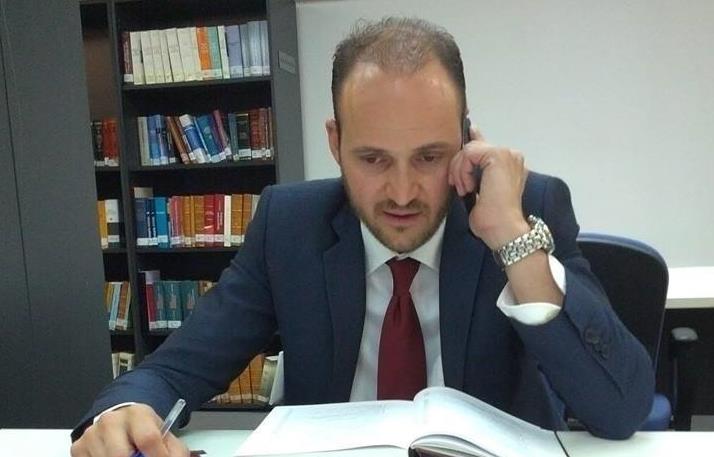 Πτυχιούχοι πανεπιστημίων μαθαίνουν ξένες γλώσσες για να μεταναστεύσουν