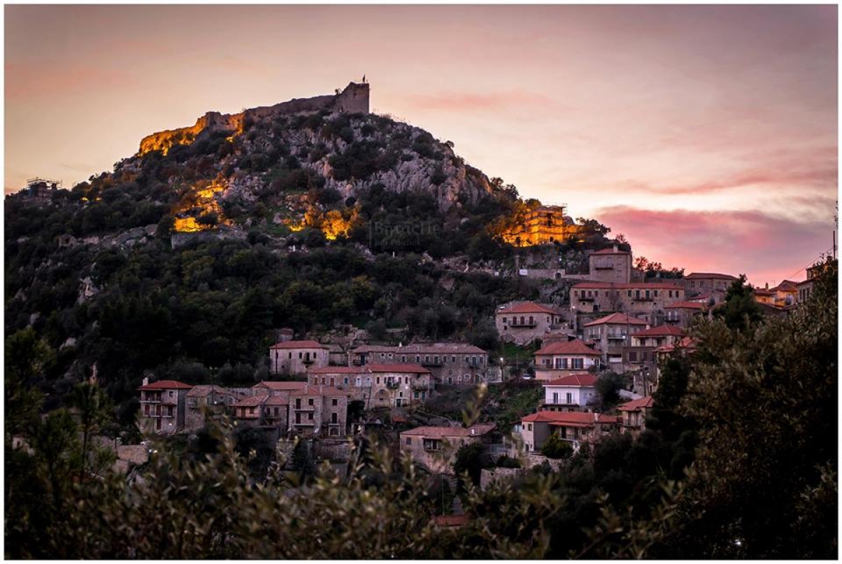 Καρίταινα: Σύμβολό της, το κάστρο της