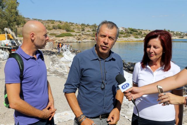 Σε Σαλαμίνα και Πέραμα ο Θεοδωράκης