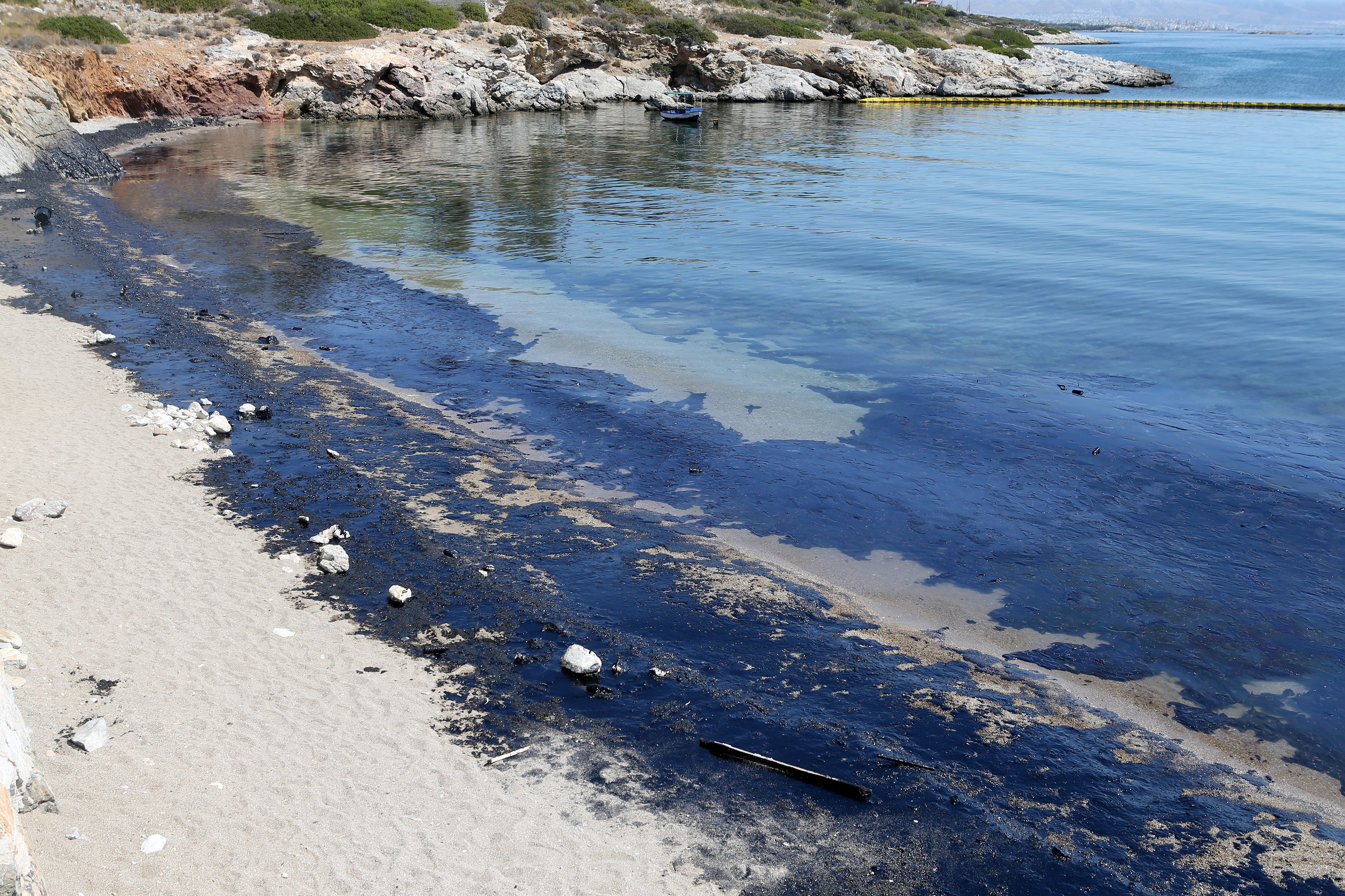 Να μην κολυμπάτε στις περιοχές που έχουν μολυνθεί λέει και το ΚΕΕΛΠΝΟ