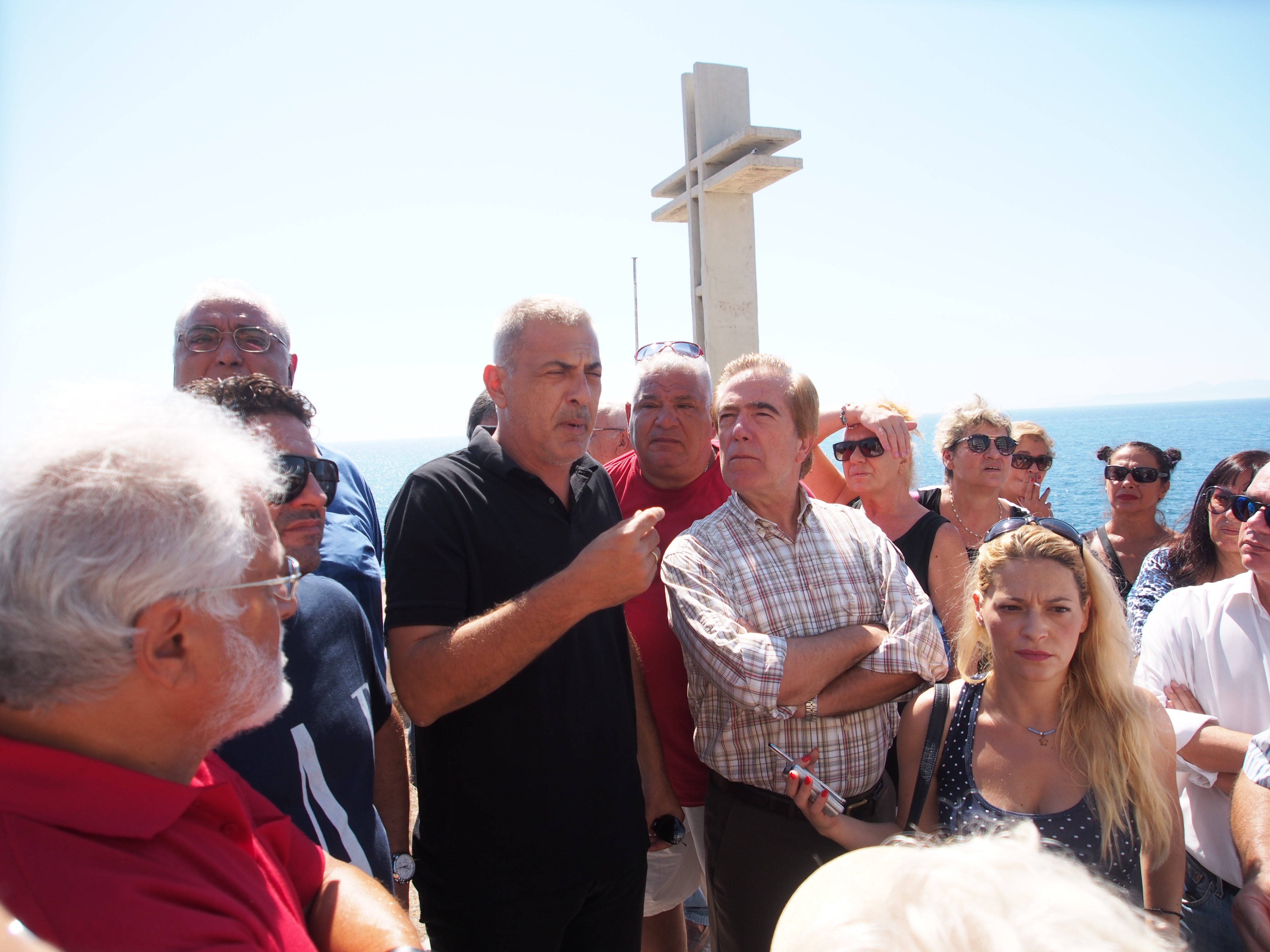 Συγκέντρωση διαμαρτυρίας για τη ρύπανση από κατοίκους της Πειραϊκής