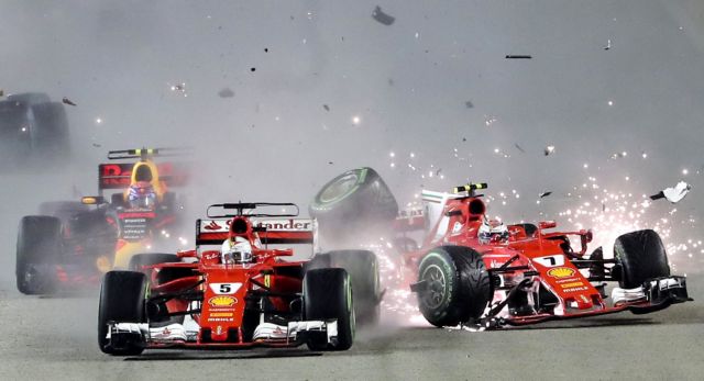 Ο Χάμιλτον νικητής στη Σιγκαπούρη, τράκαραν οι Ferrari