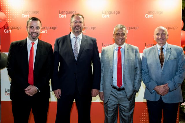 Νικολαΐδης: «Υπάρχει και η άλλη Ελλάδα, αυτή που δημιουργεί»